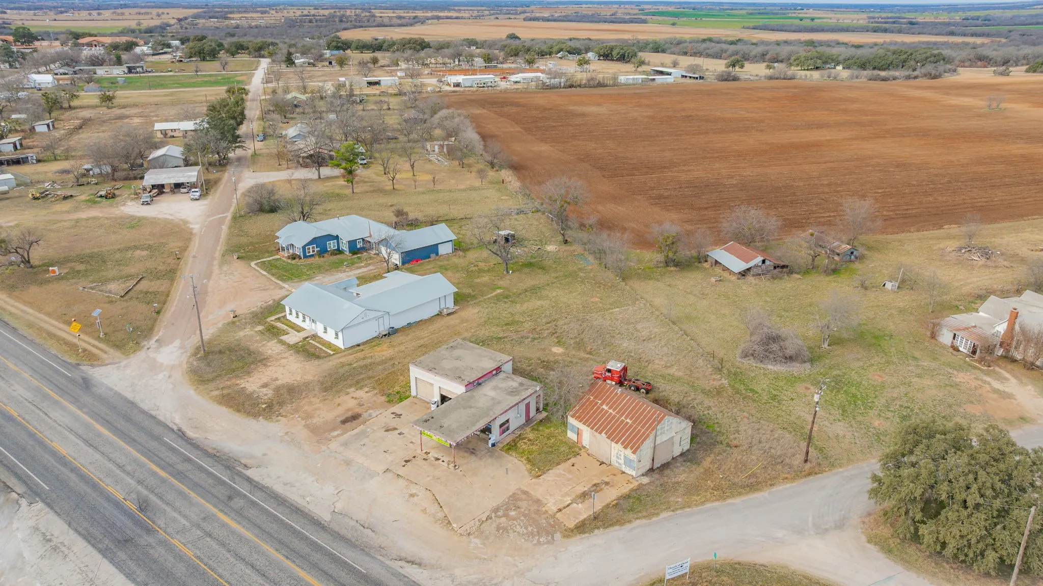 Retail For Sale in Comanche County , 100 W Commerce Street, Gustine, Texas 76455, 0, 0, Garage spaces, 0 Sqft, built in 1963, Preowned, mls#21156131, Real Estate Agent in Gustine, Homes For Sale in Comanche county, Homes For Sale in Gustine, Realtor in Gustine Texas, Real Estate Brokerage Independent Realty Texas, Luminita Cordes Realtor