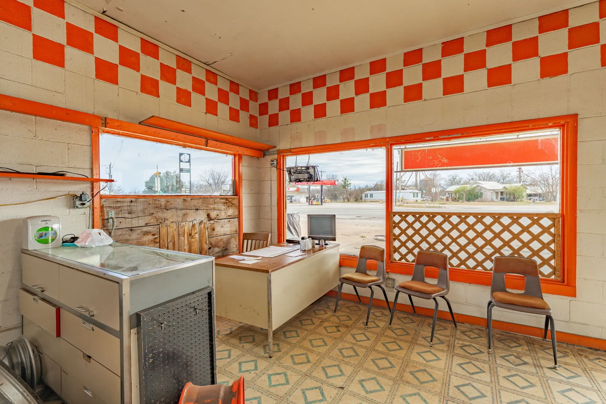 Retail For Sale in Comanche County , 100 W Commerce Street, Gustine, Texas 76455, 0, 0, Garage spaces, 0 Sqft, built in 1963, Preowned, mls#21156131, Real Estate Agent in Gustine, Homes For Sale in Comanche county, Homes For Sale in Gustine, Realtor in Gustine Texas, Real Estate Brokerage Independent Realty Texas, Luminita Cordes Realtor
