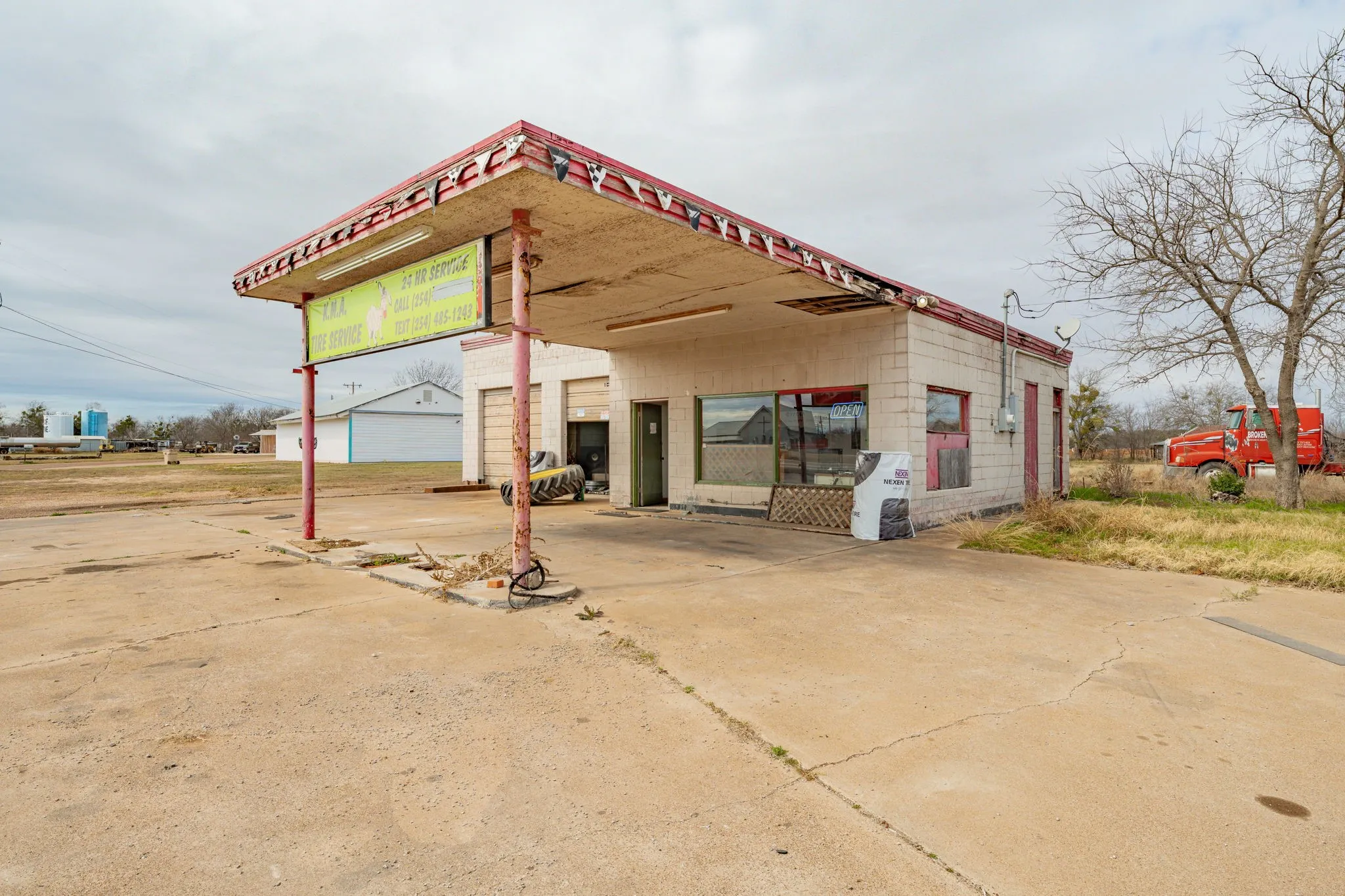 Retail For Sale in Comanche County , 100 W Commerce Street, Gustine, Texas 76455, 0, 0, Garage spaces, 0 Sqft, built in 1963, Preowned, mls#21156131, Real Estate Agent in Gustine, Homes For Sale in Comanche county, Homes For Sale in Gustine, Realtor in Gustine Texas, Real Estate Brokerage Independent Realty Texas, Luminita Cordes Realtor