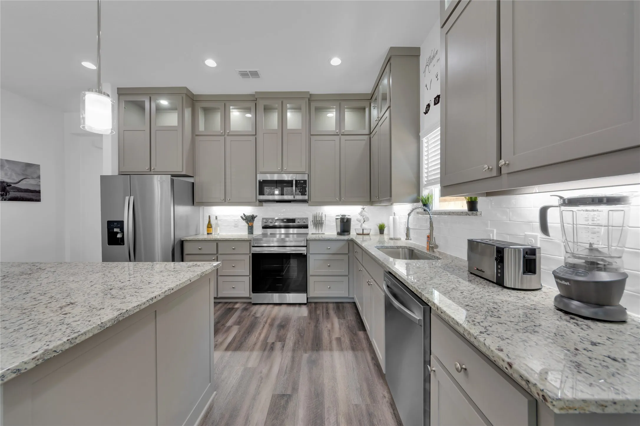 Single Family Residence For Rent in Dallas County , 1838 Life Avenue, Dallas, Texas 75212, 4 Bedrooms, 2 Bathrooms, 2 Garage spaces, 1,830 Sqft, built in 2022, Preowned, Price $3,200, mls#21144743, Real Estate Agent in Dallas, Homes For Rent in Dallas county, Homes For Rent in Dallas, Realtor in Dallas Texas, Real Estate Brokerage Independent Realty Texas, Luminita Cordes Realtor