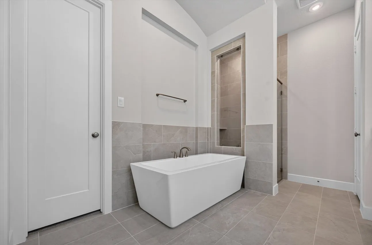 Single Family Residence For Sale in Rockwall County , 906 Montrose Drive, Rockwall, Texas 75087, 4 Bedrooms, 5 Bathrooms, 3 Garage spaces, 3,435 Sqft, built in 2026, New Construction - Incomplete, Price $800,000, mls#21155354, Real Estate Agent in Rockwall, Homes For Sale in Rockwall county, Homes For Sale in Rockwall, Realtor in Rockwall Texas, Real Estate Brokerage Independent Realty Texas, Luminita Cordes Realtor