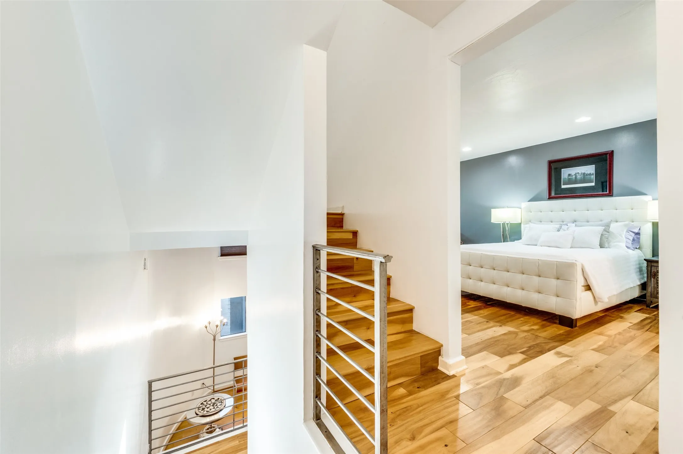 Condominium For Sale in Dallas County , 4130 Newton Avenue D, Dallas, Texas 75219, 1 Bedroom, 2 Bathroom, Garage spaces, 1,208 Sqft, built in 1974, Preowned, mls#21156213, Real Estate Agent in Dallas, Homes For Sale in Dallas county, Homes For Sale in Dallas, Realtor in Dallas Texas, Real Estate Brokerage Independent Realty Texas, Luminita Cordes Realtor