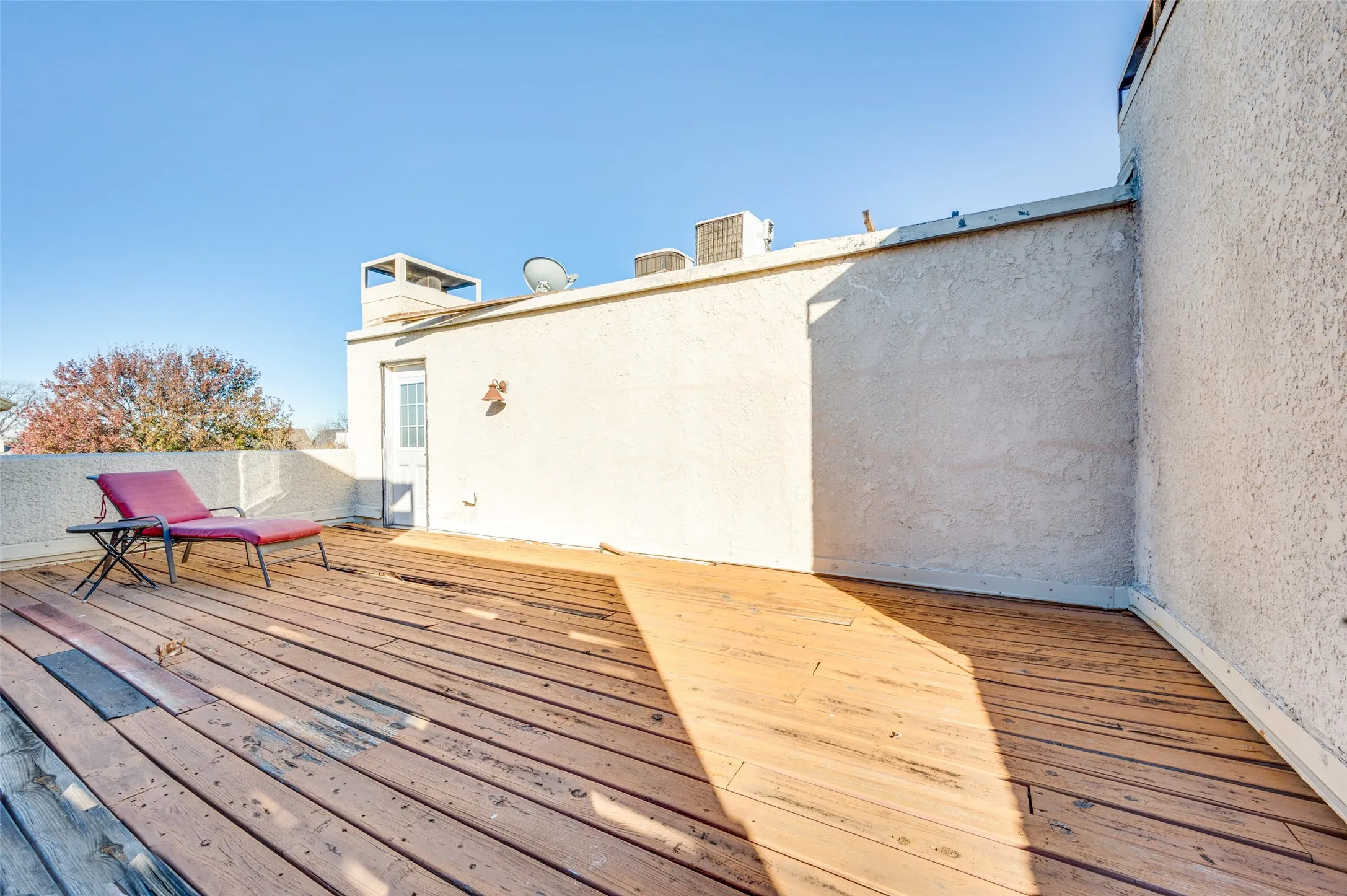 Condominium For Sale in Dallas County , 4130 Newton Avenue D, Dallas, Texas 75219, 1 Bedroom, 2 Bathroom, Garage spaces, 1,208 Sqft, built in 1974, Preowned, mls#21156213, Real Estate Agent in Dallas, Homes For Sale in Dallas county, Homes For Sale in Dallas, Realtor in Dallas Texas, Real Estate Brokerage Independent Realty Texas, Luminita Cordes Realtor