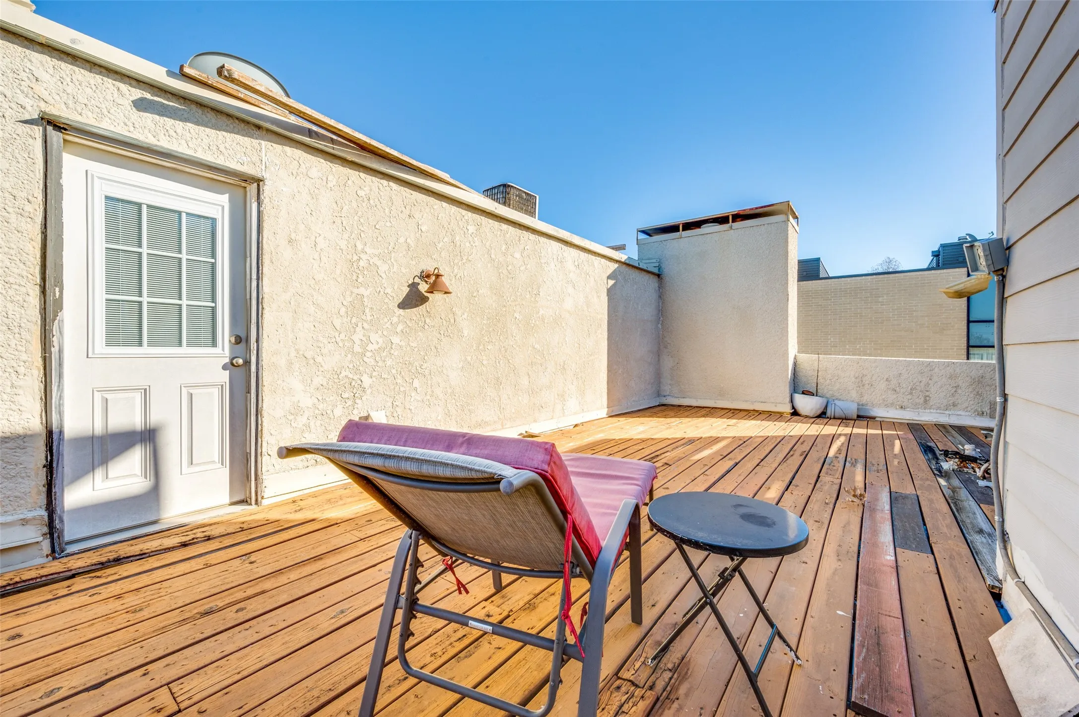 Condominium For Sale in Dallas County , 4130 Newton Avenue D, Dallas, Texas 75219, 1 Bedroom, 2 Bathroom, Garage spaces, 1,208 Sqft, built in 1974, Preowned, mls#21156213, Real Estate Agent in Dallas, Homes For Sale in Dallas county, Homes For Sale in Dallas, Realtor in Dallas Texas, Real Estate Brokerage Independent Realty Texas, Luminita Cordes Realtor