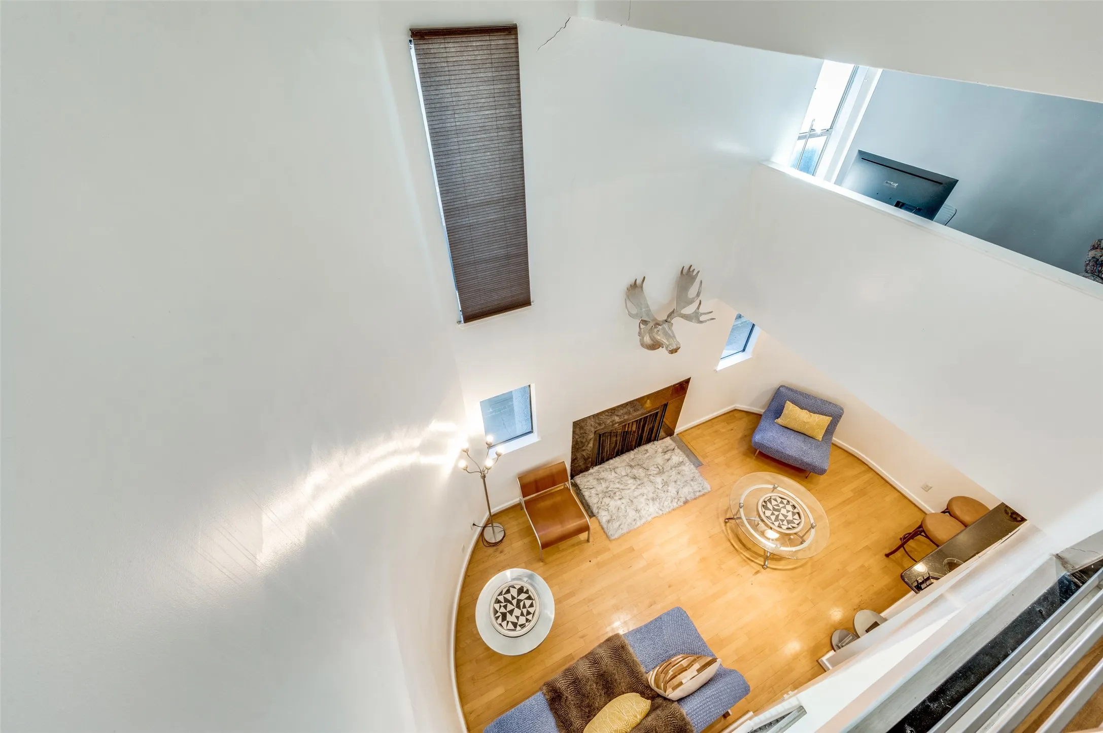 Condominium For Sale in Dallas County , 4130 Newton Avenue D, Dallas, Texas 75219, 1 Bedroom, 2 Bathroom, Garage spaces, 1,208 Sqft, built in 1974, Preowned, mls#21156213, Real Estate Agent in Dallas, Homes For Sale in Dallas county, Homes For Sale in Dallas, Realtor in Dallas Texas, Real Estate Brokerage Independent Realty Texas, Luminita Cordes Realtor