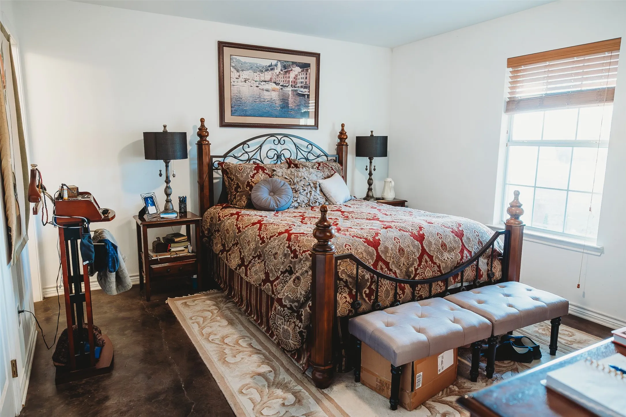 Bedroom with baseboards