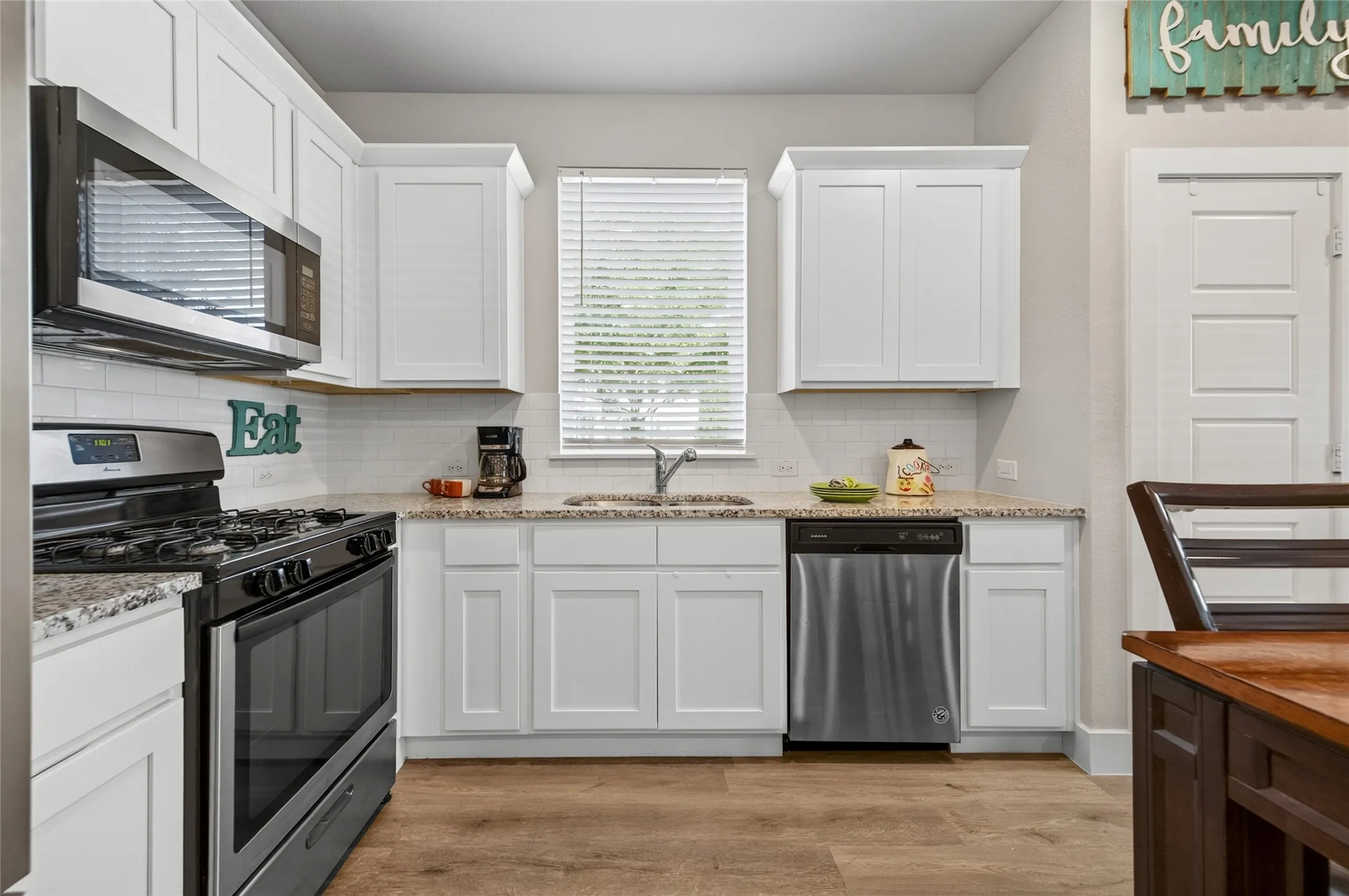 Townhouse For Sale in Tarrant County , 7696 Resting Mews, North Richland Hills, Texas 76182, 3 Bedroom, 3 Bathroom, 2 Garage spaces, 1,501 Sqft, built in 2020, mls#21156151, Real Estate Agent in North Richland Hills, Homes For Sale in Tarrant county, Homes For Sale in North Richland Hills, Realtor in North Richland Hills Texas, Real Estate Brokerage Independent Realty Texas, Luminita Cordes Realtor