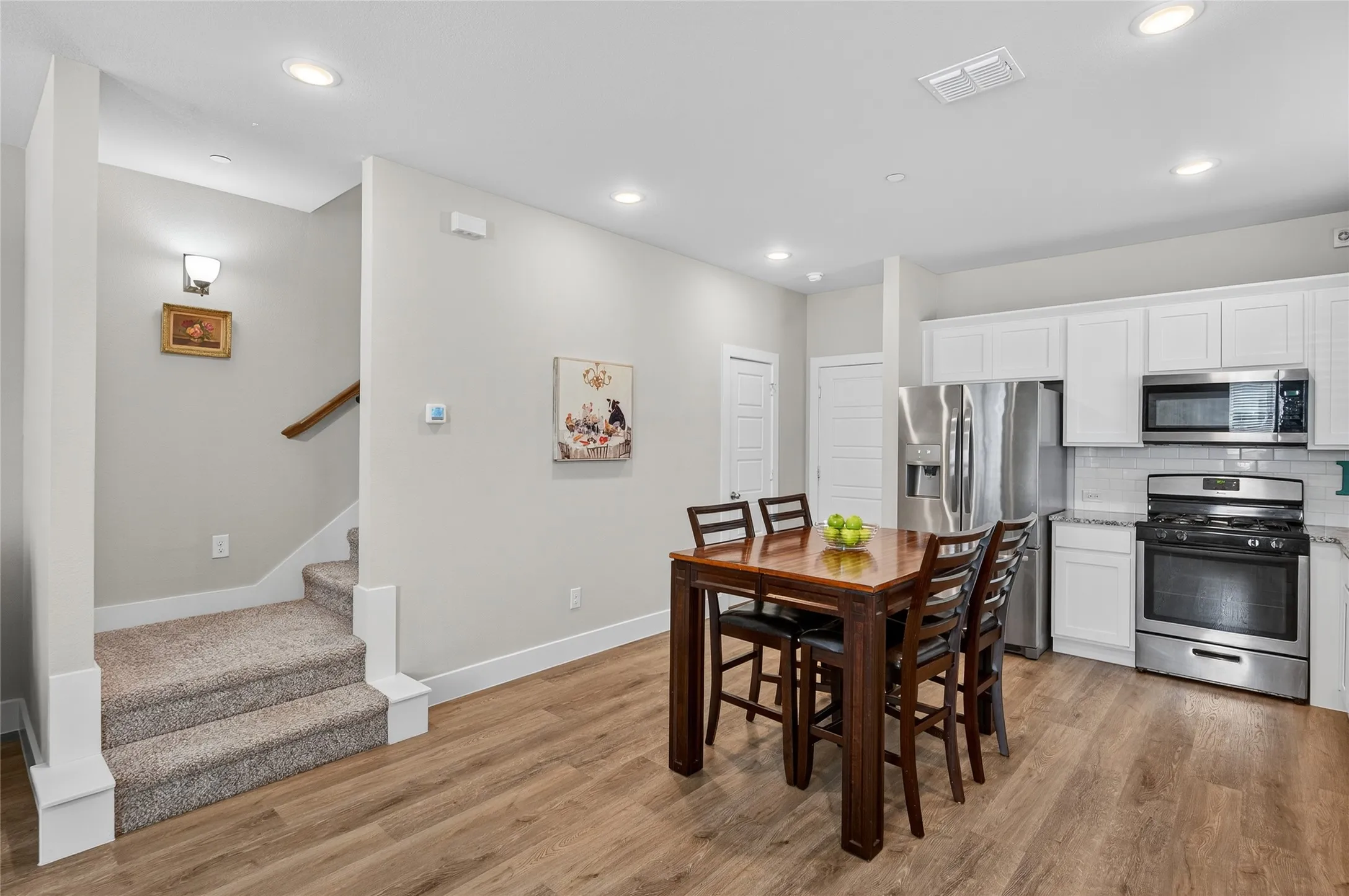 Townhouse For Sale in Tarrant County , 7696 Resting Mews, North Richland Hills, Texas 76182, 3 Bedroom, 3 Bathroom, 2 Garage spaces, 1,501 Sqft, built in 2020, mls#21156151, Real Estate Agent in North Richland Hills, Homes For Sale in Tarrant county, Homes For Sale in North Richland Hills, Realtor in North Richland Hills Texas, Real Estate Brokerage Independent Realty Texas, Luminita Cordes Realtor