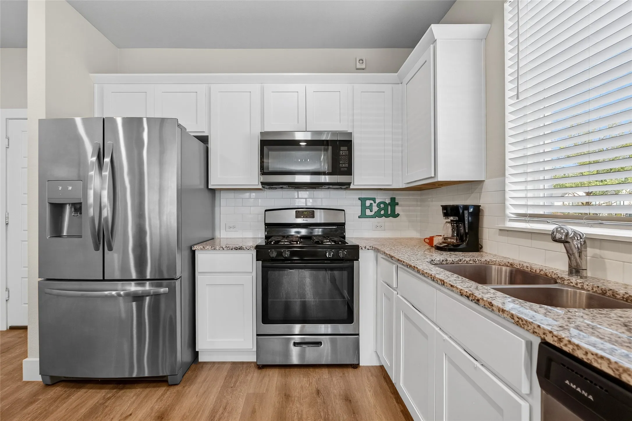 Townhouse For Sale in Tarrant County , 7696 Resting Mews, North Richland Hills, Texas 76182, 3 Bedroom, 3 Bathroom, 2 Garage spaces, 1,501 Sqft, built in 2020, mls#21156151, Real Estate Agent in North Richland Hills, Homes For Sale in Tarrant county, Homes For Sale in North Richland Hills, Realtor in North Richland Hills Texas, Real Estate Brokerage Independent Realty Texas, Luminita Cordes Realtor