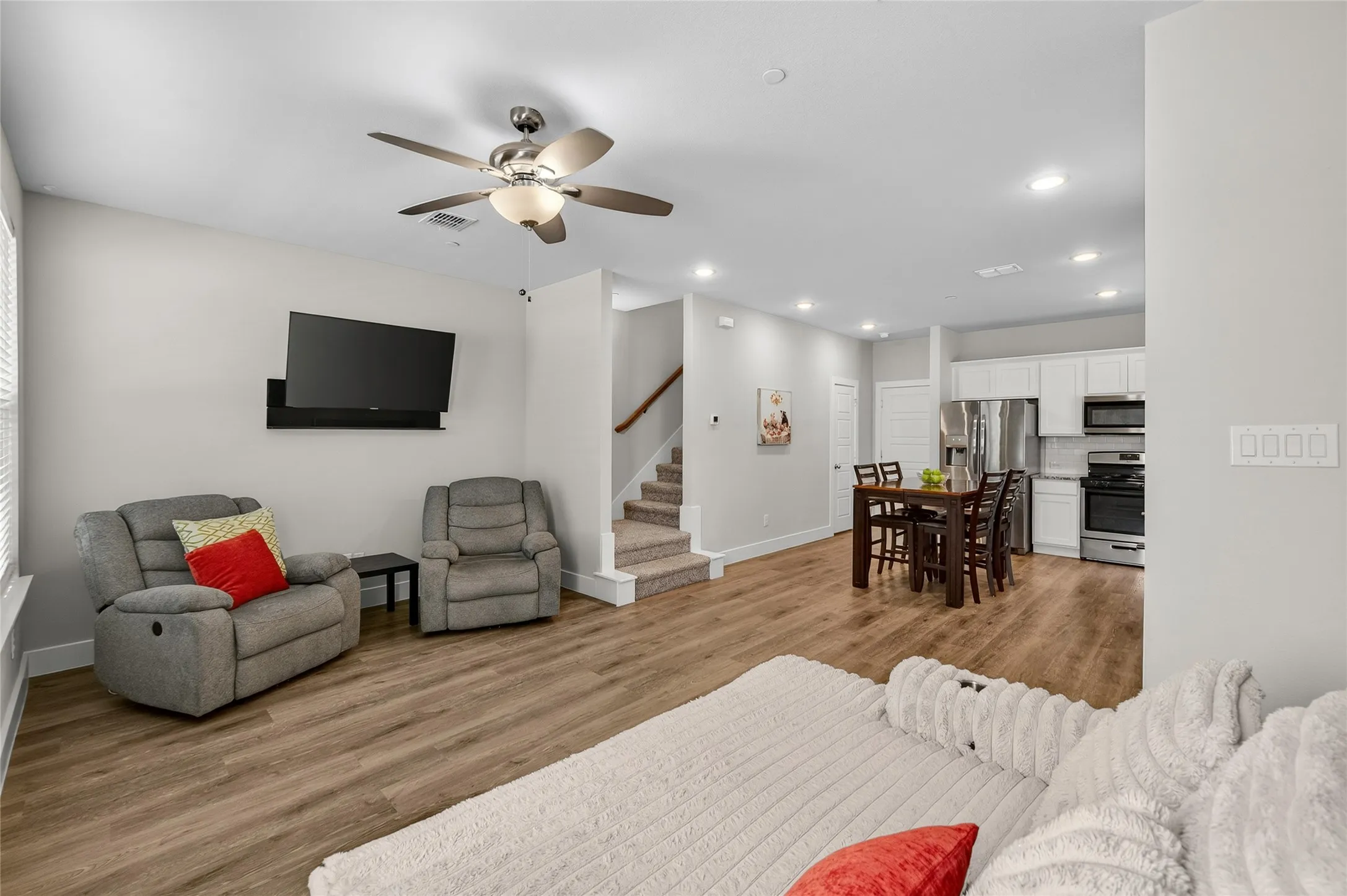 Townhouse For Sale in Tarrant County , 7696 Resting Mews, North Richland Hills, Texas 76182, 3 Bedroom, 3 Bathroom, 2 Garage spaces, 1,501 Sqft, built in 2020, mls#21156151, Real Estate Agent in North Richland Hills, Homes For Sale in Tarrant county, Homes For Sale in North Richland Hills, Realtor in North Richland Hills Texas, Real Estate Brokerage Independent Realty Texas, Luminita Cordes Realtor