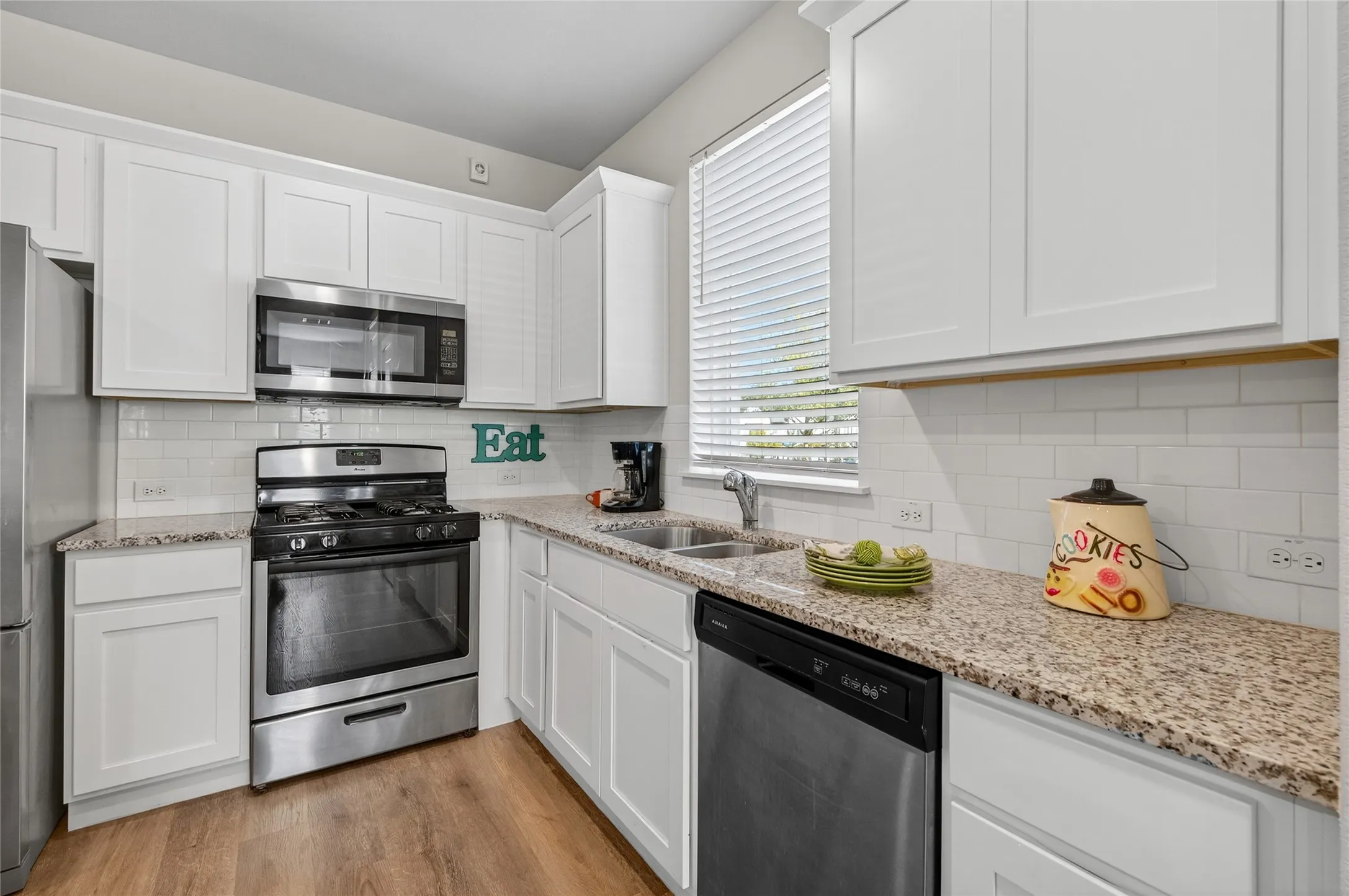 Townhouse For Sale in Tarrant County , 7696 Resting Mews, North Richland Hills, Texas 76182, 3 Bedroom, 3 Bathroom, 2 Garage spaces, 1,501 Sqft, built in 2020, mls#21156151, Real Estate Agent in North Richland Hills, Homes For Sale in Tarrant county, Homes For Sale in North Richland Hills, Realtor in North Richland Hills Texas, Real Estate Brokerage Independent Realty Texas, Luminita Cordes Realtor