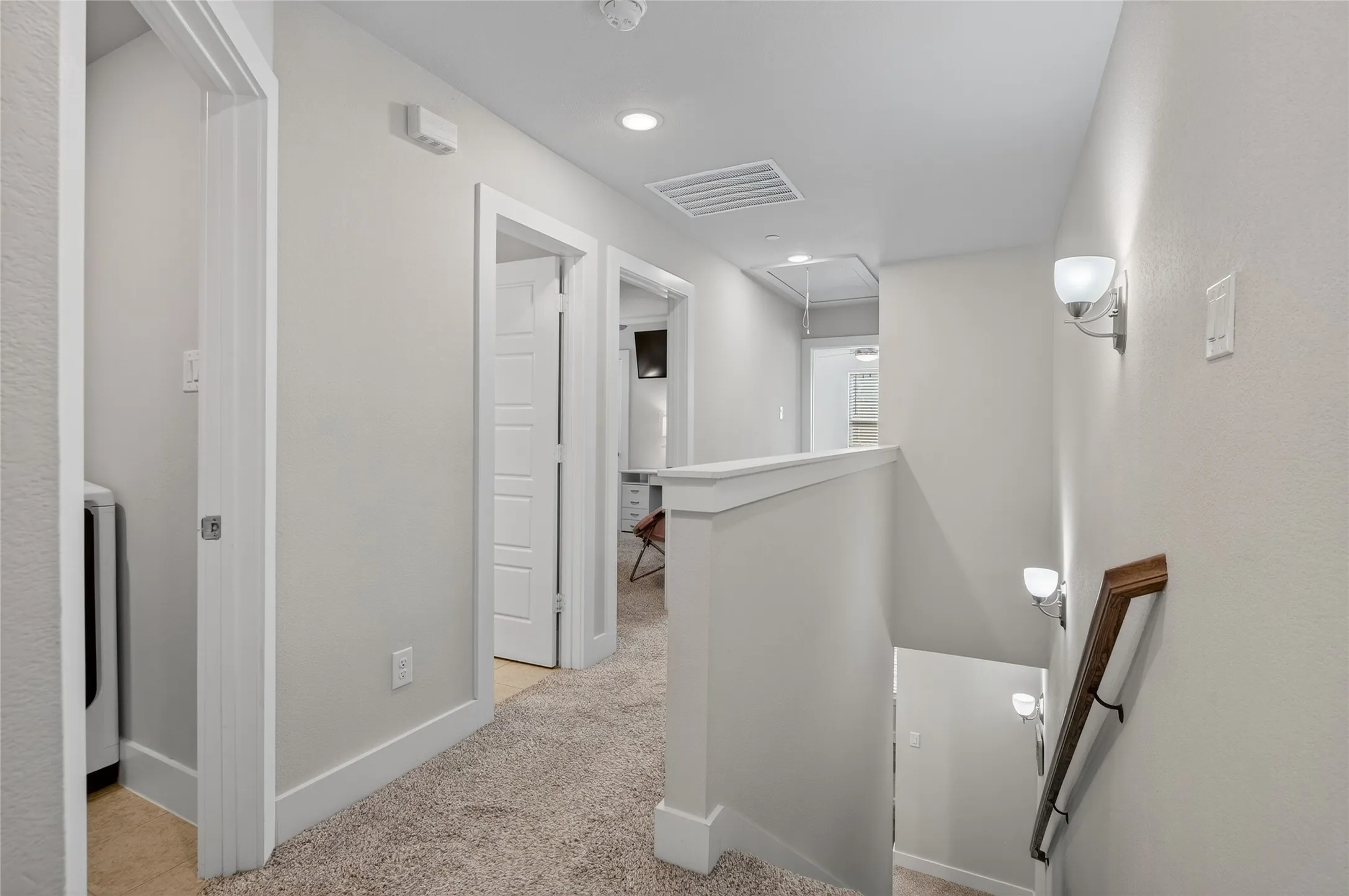 Townhouse For Sale in Tarrant County , 7696 Resting Mews, North Richland Hills, Texas 76182, 3 Bedroom, 3 Bathroom, 2 Garage spaces, 1,501 Sqft, built in 2020, mls#21156151, Real Estate Agent in North Richland Hills, Homes For Sale in Tarrant county, Homes For Sale in North Richland Hills, Realtor in North Richland Hills Texas, Real Estate Brokerage Independent Realty Texas, Luminita Cordes Realtor