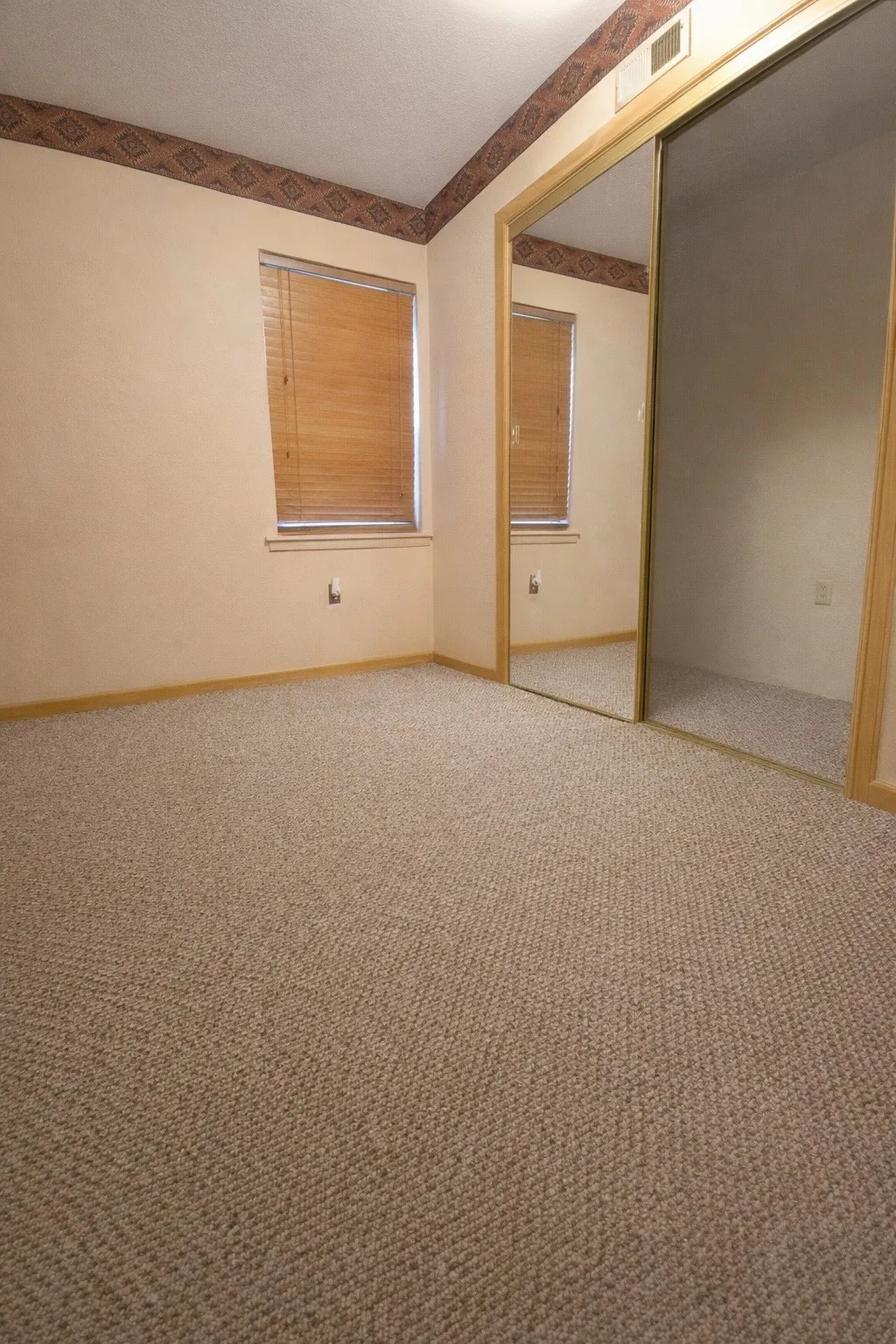bonus room for 3rd bedroom, dressing room, etc.