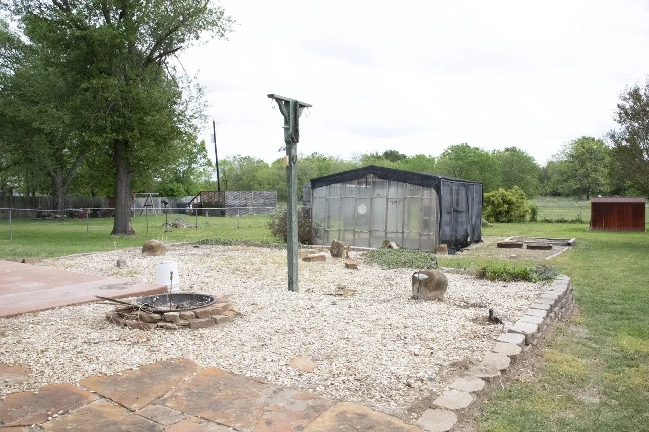 Single Family Residence For Sale in Limestone County , 521 Fm 2838, Mexia, Texas 76667, 2 Bedroom, 2 Bathroom, Garage spaces, 1,638 Sqft, built in 1976, mls#21156373, Real Estate Agent in Mexia, Homes For Sale in Limestone county, Homes For Sale in Mexia, Realtor in Mexia Texas, Real Estate Brokerage Independent Realty Texas, Luminita Cordes Realtor
