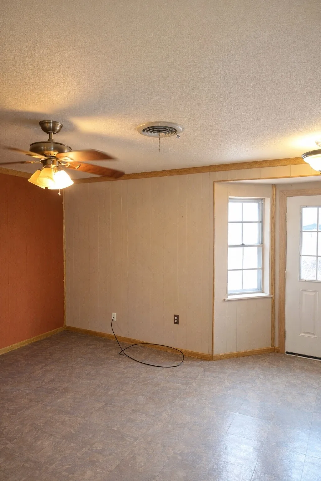 Single Family Residence For Sale in Limestone County , 521 Fm 2838, Mexia, Texas 76667, 2 Bedroom, 2 Bathroom, Garage spaces, 1,638 Sqft, built in 1976, mls#21156373, Real Estate Agent in Mexia, Homes For Sale in Limestone county, Homes For Sale in Mexia, Realtor in Mexia Texas, Real Estate Brokerage Independent Realty Texas, Luminita Cordes Realtor