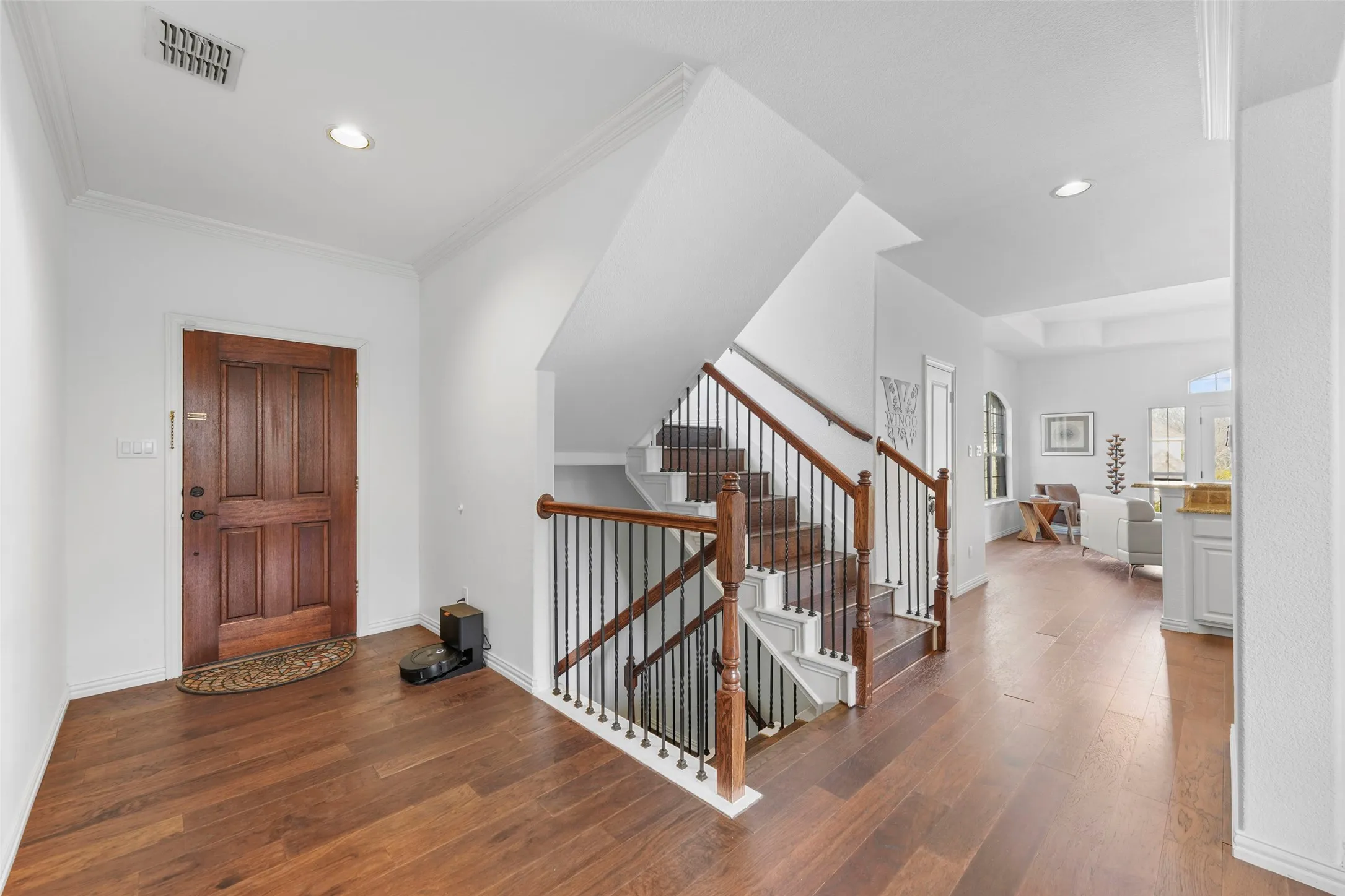 Single Family Residence For Sale in Rockwall County , 5707 Ranger Drive, Rockwall, Texas 75032, 3 Bedrooms, 3 Bathrooms, 2 Garage spaces, 2,488 Sqft, built in 2007, Price $449,000, mls#21156296, Real Estate Agent in Rockwall, Homes For Sale in Rockwall county, Homes For Sale in Rockwall, Realtor in Rockwall Texas, Real Estate Brokerage Independent Realty Texas, Luminita Cordes Realtor