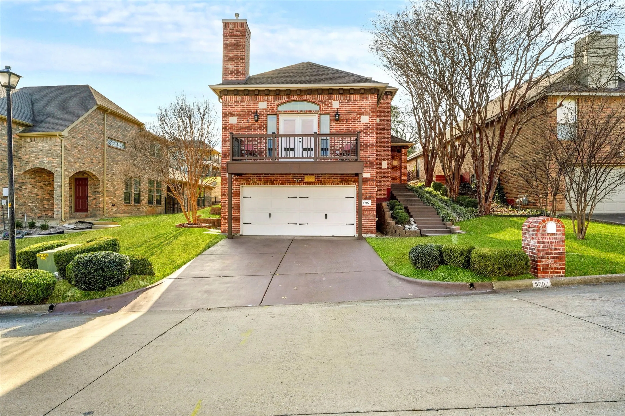Single Family Residence For Sale in Rockwall County , 5707 Ranger Drive, Rockwall, Texas 75032, 3 Bedrooms, 3 Bathrooms, 2 Garage spaces, 2,488 Sqft, built in 2007, Price $449,000, mls#21156296, Real Estate Agent in Rockwall, Homes For Sale in Rockwall county, Homes For Sale in Rockwall, Realtor in Rockwall Texas, Real Estate Brokerage Independent Realty Texas, Luminita Cordes Realtor