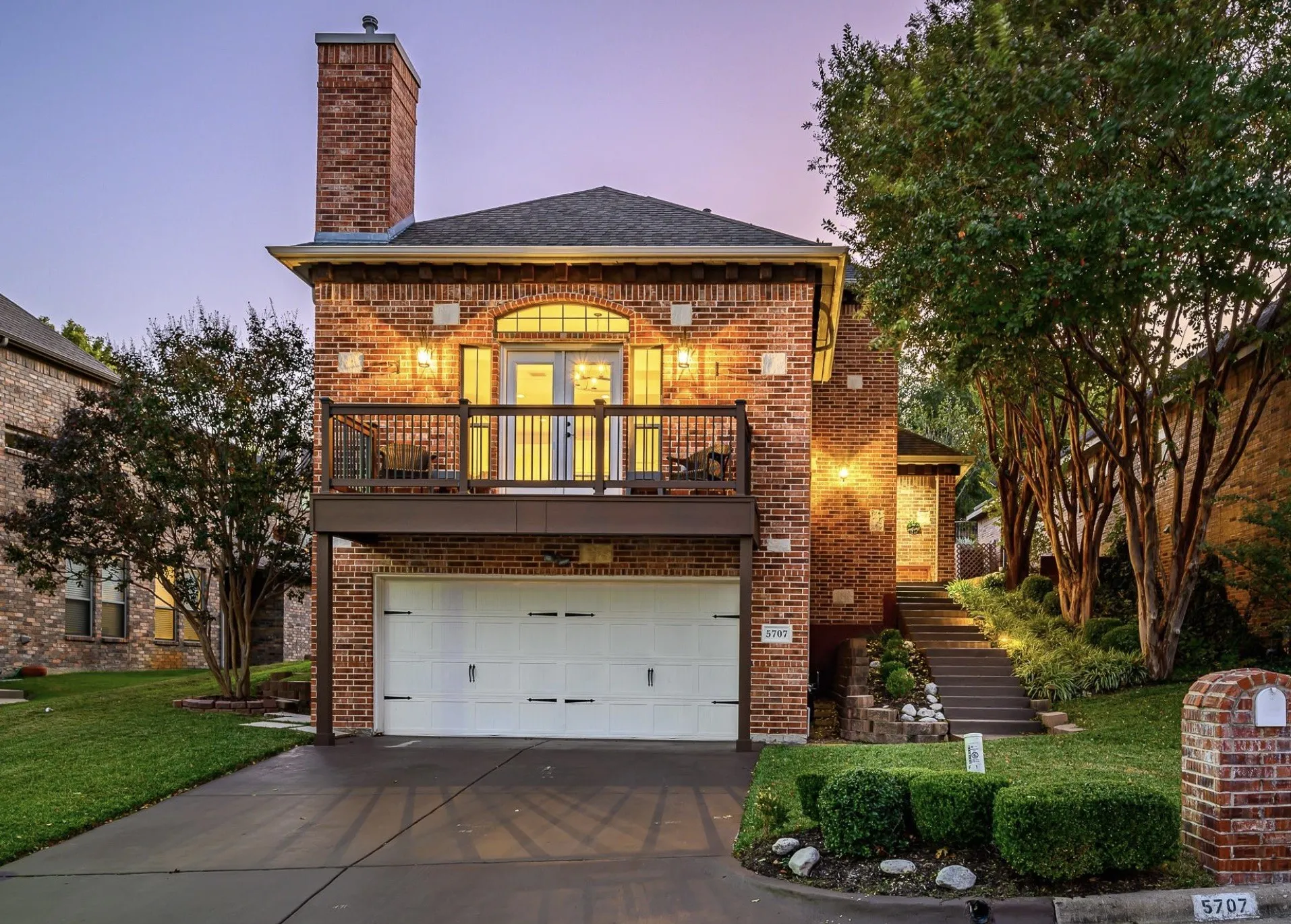 Single Family Residence For Sale in Rockwall County , 5707 Ranger Drive, Rockwall, Texas 75032, 3 Bedrooms, 3 Bathrooms, 2 Garage spaces, 2,488 Sqft, built in 2007, Price $449,000, mls#21156296, Real Estate Agent in Rockwall, Homes For Sale in Rockwall county, Homes For Sale in Rockwall, Realtor in Rockwall Texas, Real Estate Brokerage Independent Realty Texas, Luminita Cordes Realtor