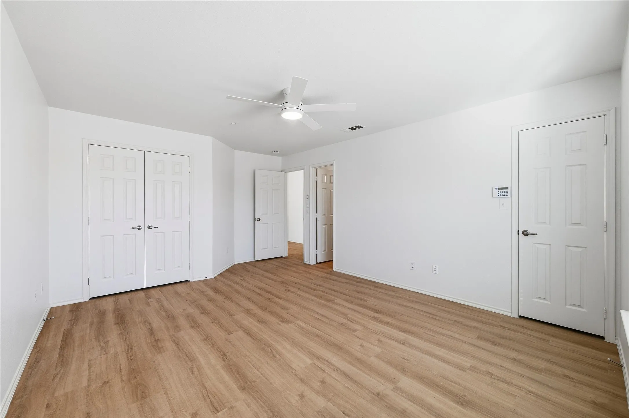 Townhouse For Sale in Collin County , 3221 Judge Holland Lane, Plano, Texas 75025, 3 Bedroom, 3 Bathroom, 2 Garage spaces, 1,597 Sqft, built in 2004, Price $339,000, mls#21152148, Real Estate Agent in Plano, Homes For Sale in Collin county, Homes For Sale in Plano, Realtor in Plano Texas, Real Estate Brokerage Independent Realty Texas, Luminita Cordes Realtor