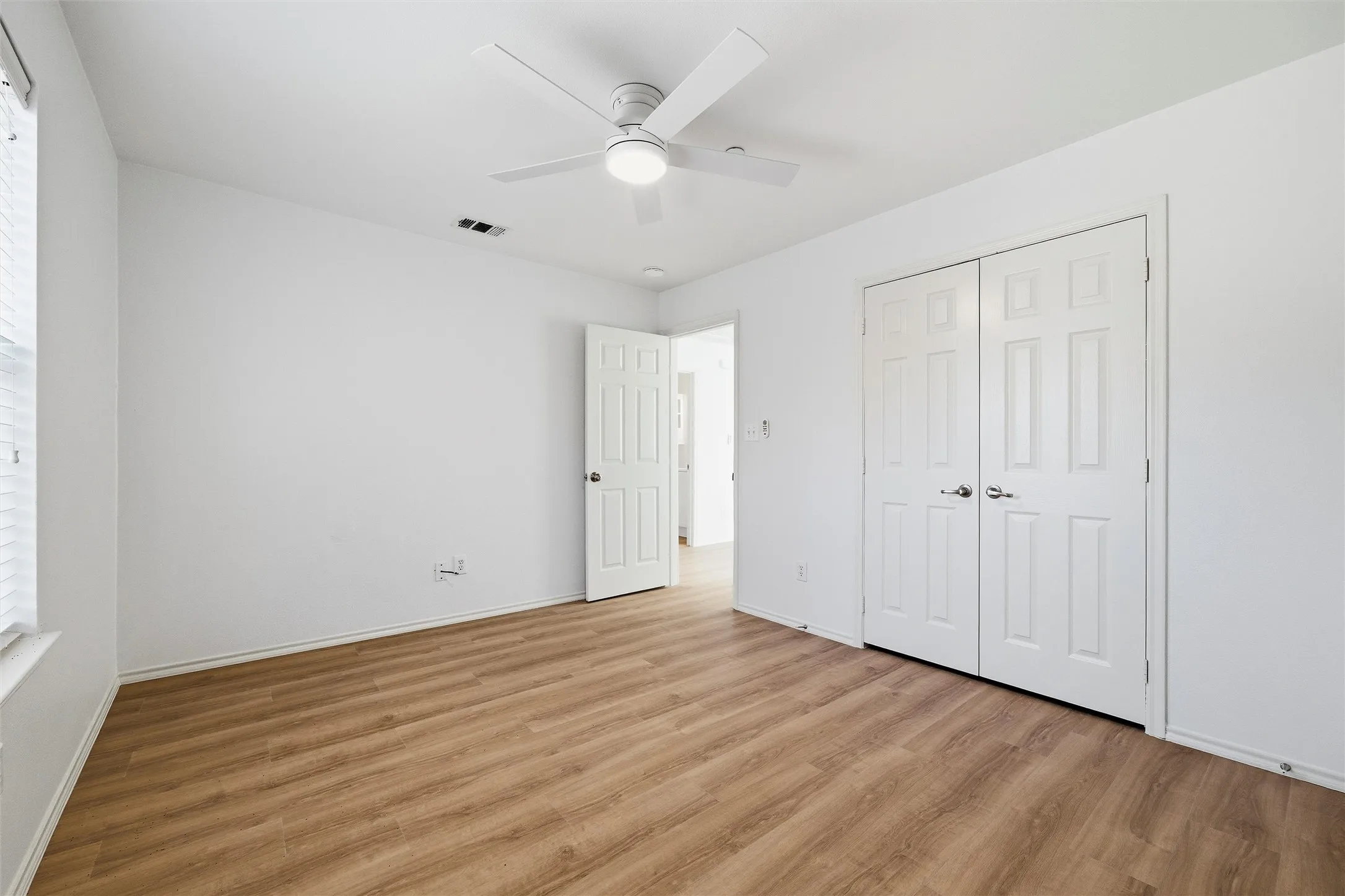 Townhouse For Sale in Collin County , 3221 Judge Holland Lane, Plano, Texas 75025, 3 Bedroom, 3 Bathroom, 2 Garage spaces, 1,597 Sqft, built in 2004, Price $339,000, mls#21152148, Real Estate Agent in Plano, Homes For Sale in Collin county, Homes For Sale in Plano, Realtor in Plano Texas, Real Estate Brokerage Independent Realty Texas, Luminita Cordes Realtor