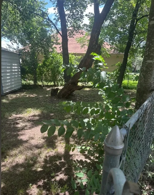 Single Family Residence For Sale in Johnson County , 502 N Spears Street, Alvarado, Texas 76009, 2 Bedroom, 1 Bathroom, Garage spaces, 768 Sqft, built in 1945, Preowned, mls#21155866, Real Estate Agent in Alvarado, Homes For Sale in Johnson county, Homes For Sale in Alvarado, Realtor in Alvarado Texas, Real Estate Brokerage Independent Realty Texas, Luminita Cordes Realtor