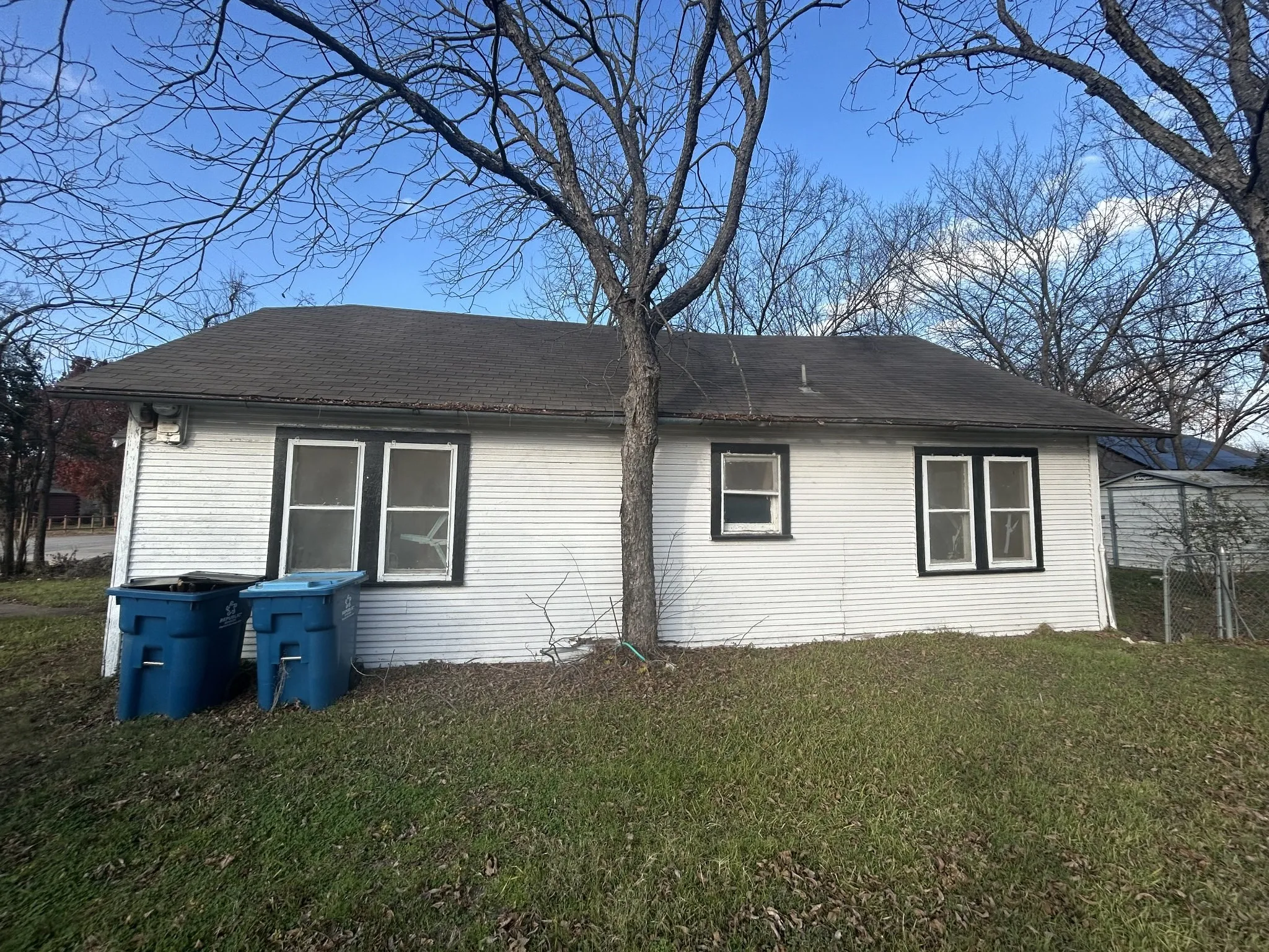 Single Family Residence For Sale in Johnson County , 502 N Spears Street, Alvarado, Texas 76009, 2 Bedroom, 1 Bathroom, Garage spaces, 768 Sqft, built in 1945, Preowned, mls#21155866, Real Estate Agent in Alvarado, Homes For Sale in Johnson county, Homes For Sale in Alvarado, Realtor in Alvarado Texas, Real Estate Brokerage Independent Realty Texas, Luminita Cordes Realtor