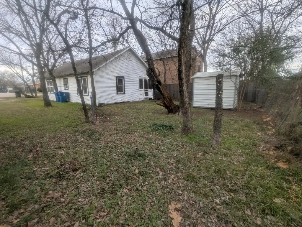 Single Family Residence For Sale in Johnson County , 502 N Spears Street, Alvarado, Texas 76009, 2 Bedroom, 1 Bathroom, Garage spaces, 768 Sqft, built in 1945, Preowned, mls#21155866, Real Estate Agent in Alvarado, Homes For Sale in Johnson county, Homes For Sale in Alvarado, Realtor in Alvarado Texas, Real Estate Brokerage Independent Realty Texas, Luminita Cordes Realtor