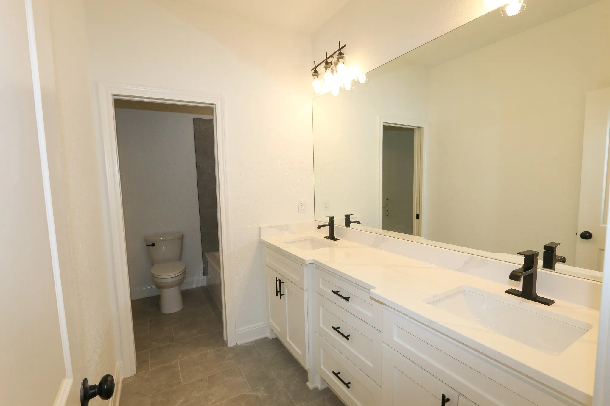 Single Family Residence For Sale in Smith County , 16503 Cooper Way, Tyler, Texas 75703, 4 Bedroom, 3 Bathroom, 2 Garage spaces, 2,402 Sqft, built in 2025, New Construction - Complete, mls#21156550, Real Estate Agent in Tyler, Homes For Sale in Smith county, Homes For Sale in Tyler, Realtor in Tyler Texas, Real Estate Brokerage Independent Realty Texas, Luminita Cordes Realtor