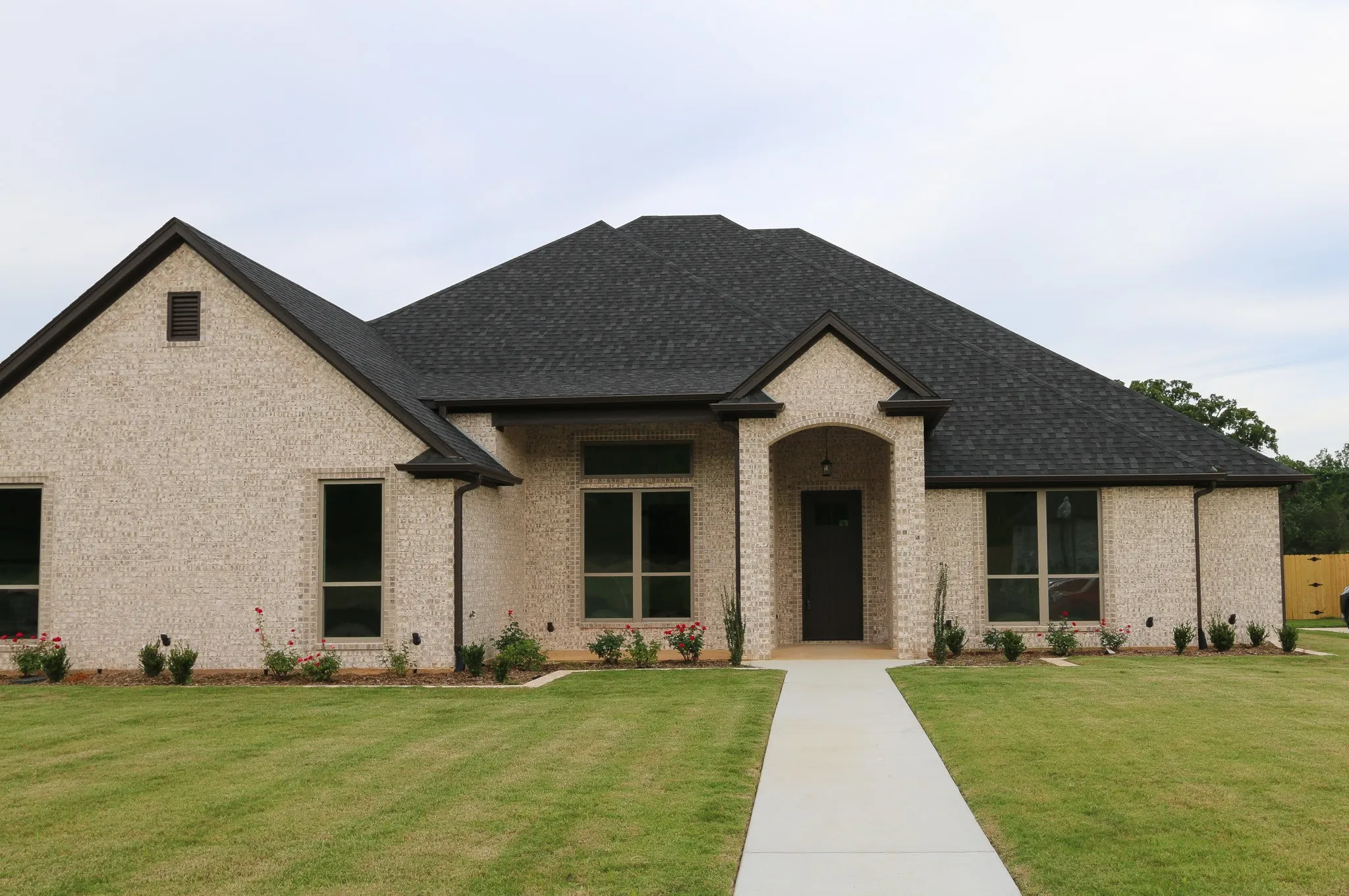 Single Family Residence For Sale in Smith County , 16503 Cooper Way, Tyler, Texas 75703, 4 Bedroom, 3 Bathroom, 2 Garage spaces, 2,402 Sqft, built in 2025, New Construction - Complete, mls#21156550, Real Estate Agent in Tyler, Homes For Sale in Smith county, Homes For Sale in Tyler, Realtor in Tyler Texas, Real Estate Brokerage Independent Realty Texas, Luminita Cordes Realtor