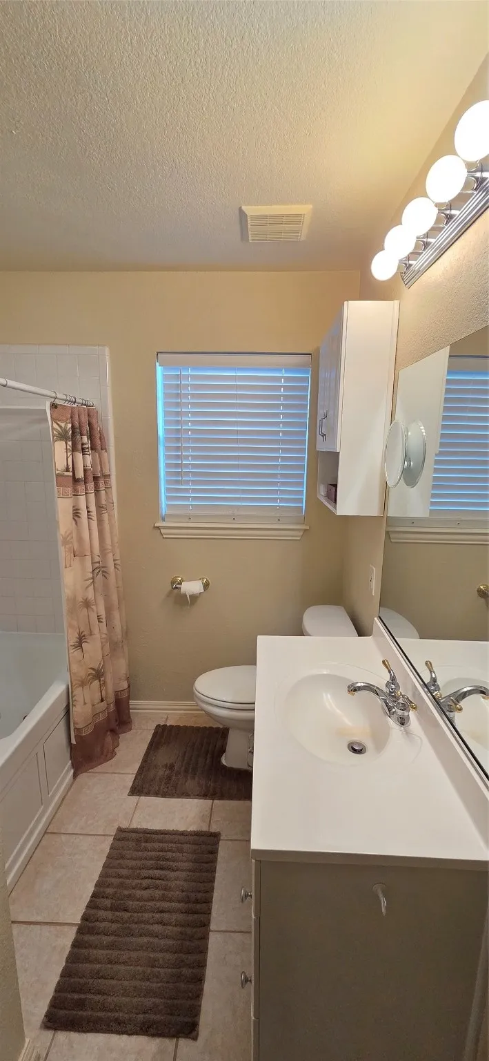 Single Family Residence For Sale in Tarrant County , 1348 E Anthony Street, Fort Worth, Texas 76115, 3 Bedrooms, 1 Bathroom, 1 Garage spaces, 1,032 Sqft, built in 1958, Preowned, Price $225,000, mls#21153587, Real Estate Agent in Fort Worth, Homes For Sale in Tarrant county, Homes For Sale in Fort Worth, Realtor in Fort Worth Texas, Real Estate Brokerage Independent Realty Texas, Luminita Cordes Realtor