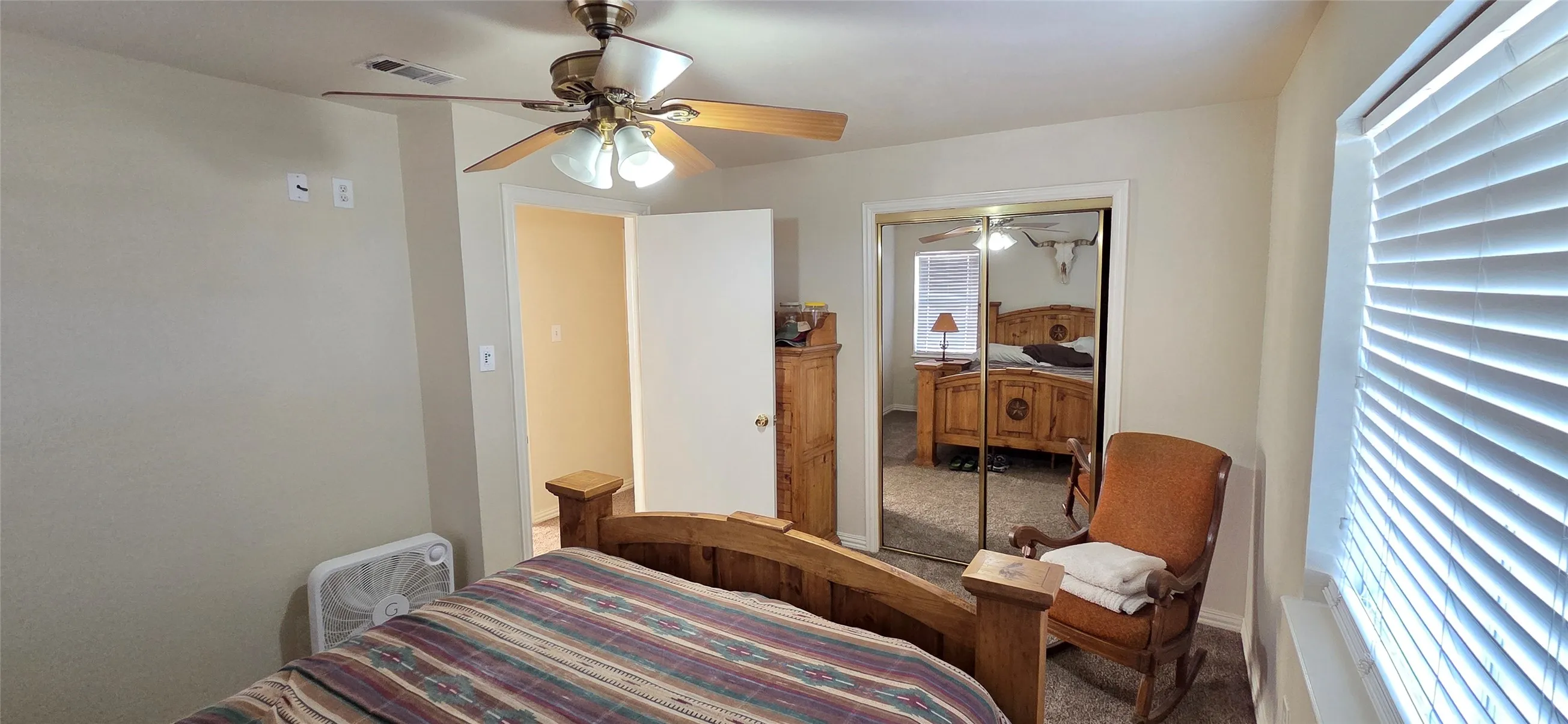 Single Family Residence For Sale in Tarrant County , 1348 E Anthony Street, Fort Worth, Texas 76115, 3 Bedrooms, 1 Bathroom, 1 Garage spaces, 1,032 Sqft, built in 1958, Preowned, Price $225,000, mls#21153587, Real Estate Agent in Fort Worth, Homes For Sale in Tarrant county, Homes For Sale in Fort Worth, Realtor in Fort Worth Texas, Real Estate Brokerage Independent Realty Texas, Luminita Cordes Realtor