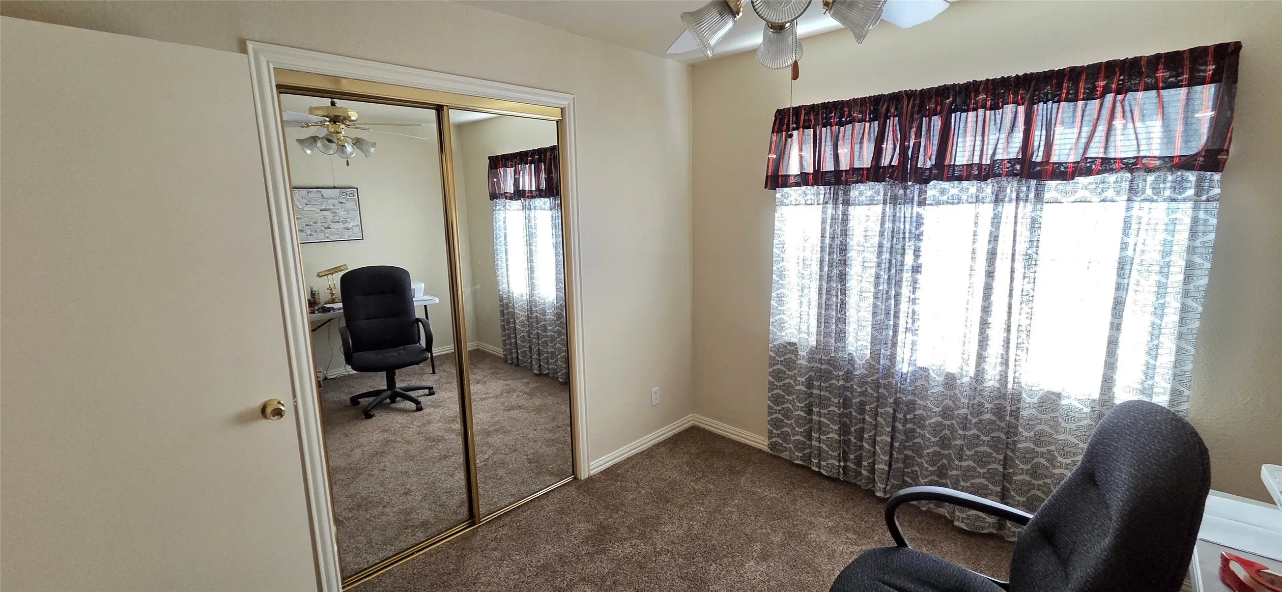 Single Family Residence For Sale in Tarrant County , 1348 E Anthony Street, Fort Worth, Texas 76115, 3 Bedrooms, 1 Bathroom, 1 Garage spaces, 1,032 Sqft, built in 1958, Preowned, Price $225,000, mls#21153587, Real Estate Agent in Fort Worth, Homes For Sale in Tarrant county, Homes For Sale in Fort Worth, Realtor in Fort Worth Texas, Real Estate Brokerage Independent Realty Texas, Luminita Cordes Realtor