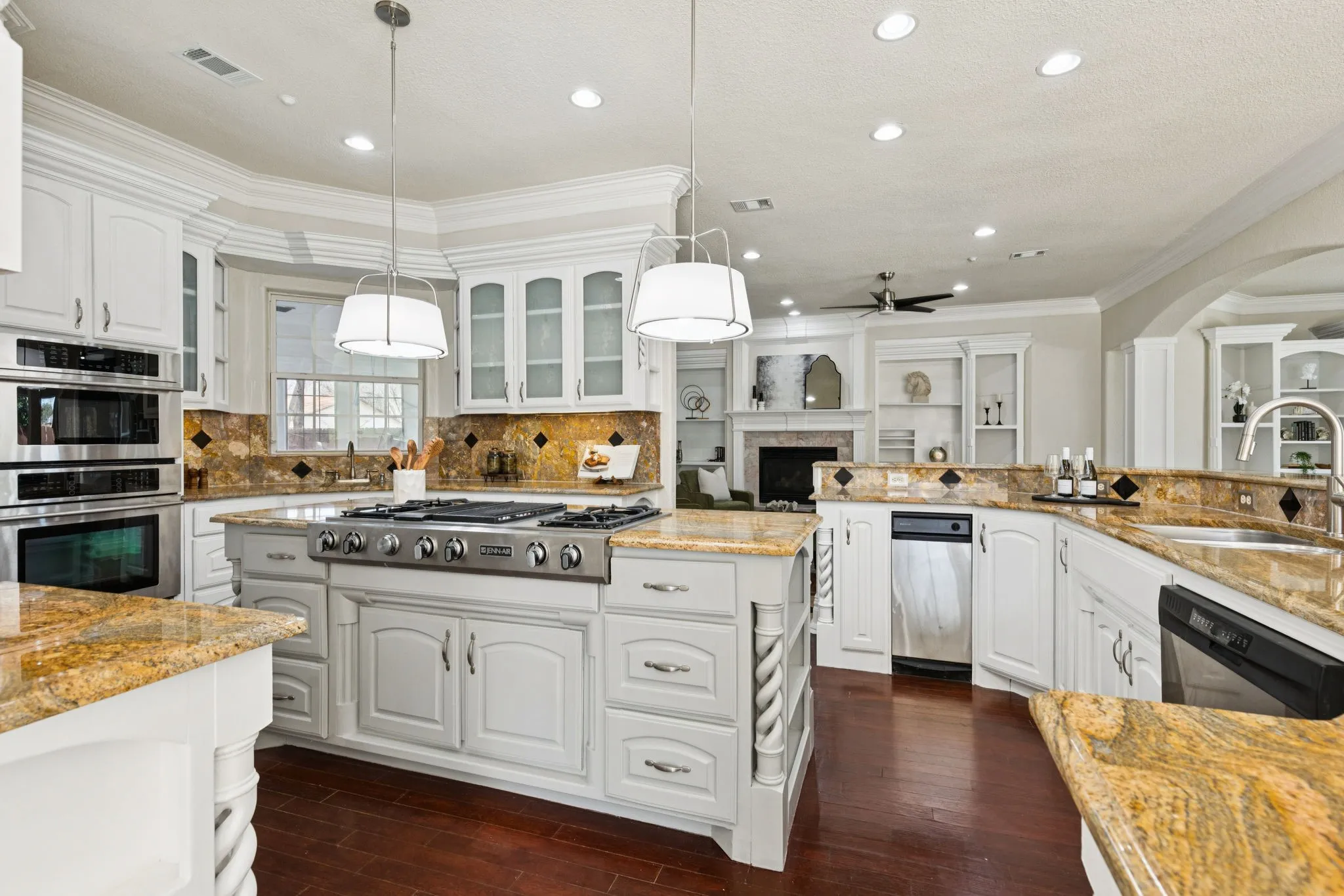 Single Family Residence For Sale in Tarrant County , 469 Apache Trail, Keller, Texas 76248, 6 Bedroom, 8 Bathroom, 3 Garage spaces, 7,983 Sqft, built in 2004, mls#21149754, Real Estate Agent in Keller, Homes For Sale in Tarrant county, Homes For Sale in Keller, Realtor in Keller Texas, Real Estate Brokerage Independent Realty Texas, Luminita Cordes Realtor