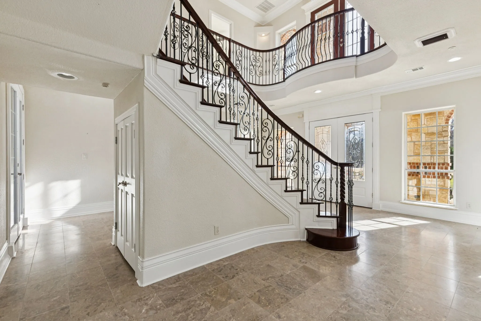 Single Family Residence For Sale in Tarrant County , 469 Apache Trail, Keller, Texas 76248, 6 Bedroom, 8 Bathroom, 3 Garage spaces, 7,983 Sqft, built in 2004, mls#21149754, Real Estate Agent in Keller, Homes For Sale in Tarrant county, Homes For Sale in Keller, Realtor in Keller Texas, Real Estate Brokerage Independent Realty Texas, Luminita Cordes Realtor