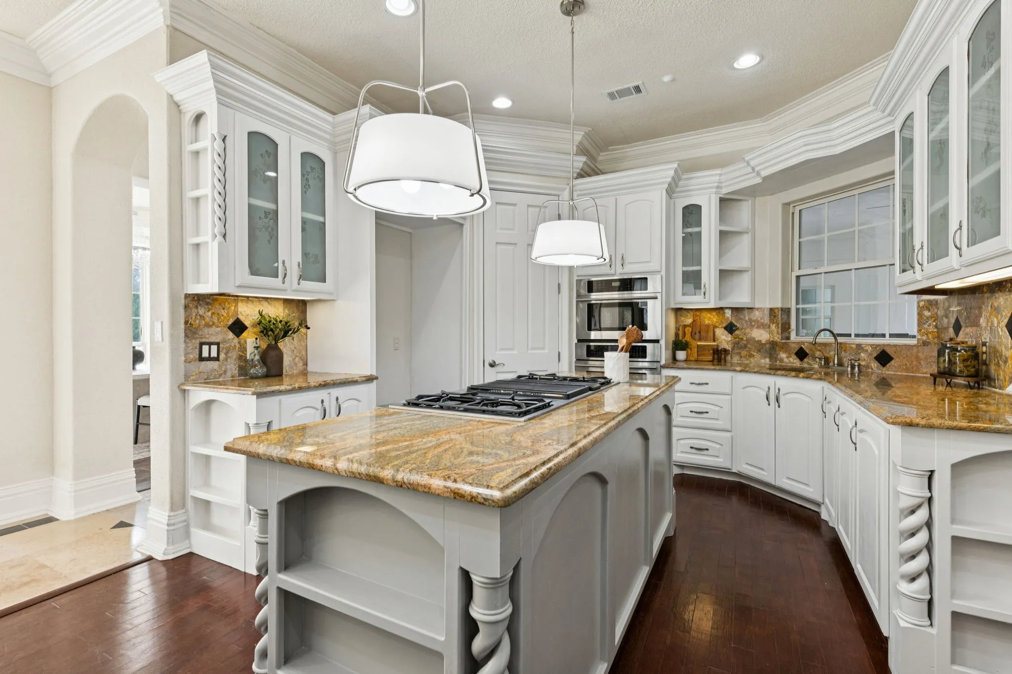 Single Family Residence For Sale in Tarrant County , 469 Apache Trail, Keller, Texas 76248, 6 Bedroom, 8 Bathroom, 3 Garage spaces, 7,983 Sqft, built in 2004, mls#21149754, Real Estate Agent in Keller, Homes For Sale in Tarrant county, Homes For Sale in Keller, Realtor in Keller Texas, Real Estate Brokerage Independent Realty Texas, Luminita Cordes Realtor