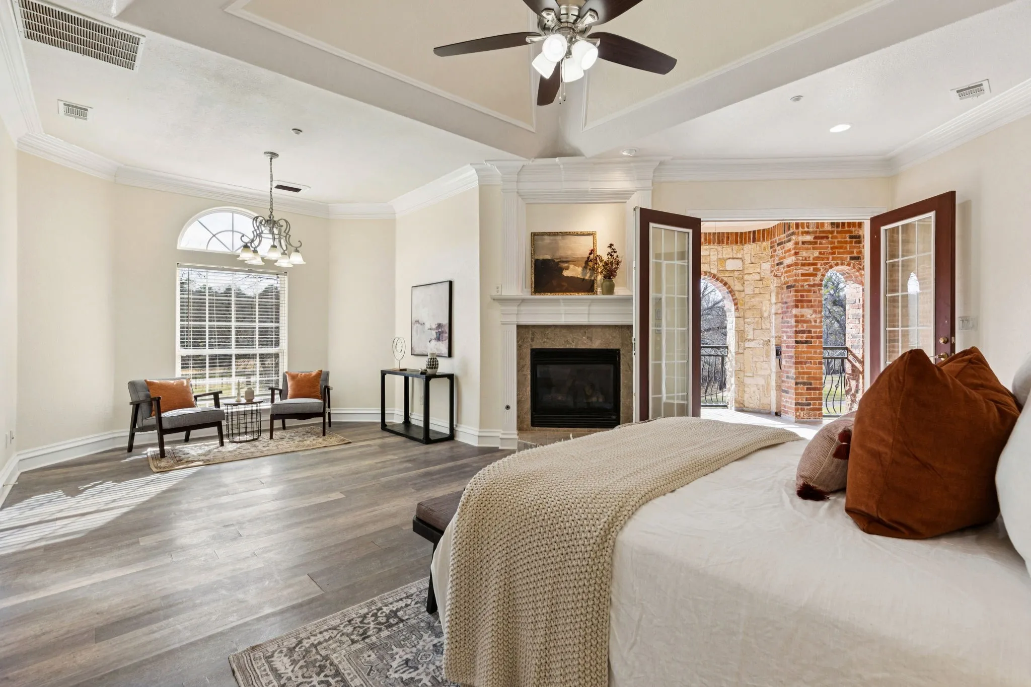 Single Family Residence For Sale in Tarrant County , 469 Apache Trail, Keller, Texas 76248, 6 Bedroom, 8 Bathroom, 3 Garage spaces, 7,983 Sqft, built in 2004, mls#21149754, Real Estate Agent in Keller, Homes For Sale in Tarrant county, Homes For Sale in Keller, Realtor in Keller Texas, Real Estate Brokerage Independent Realty Texas, Luminita Cordes Realtor
