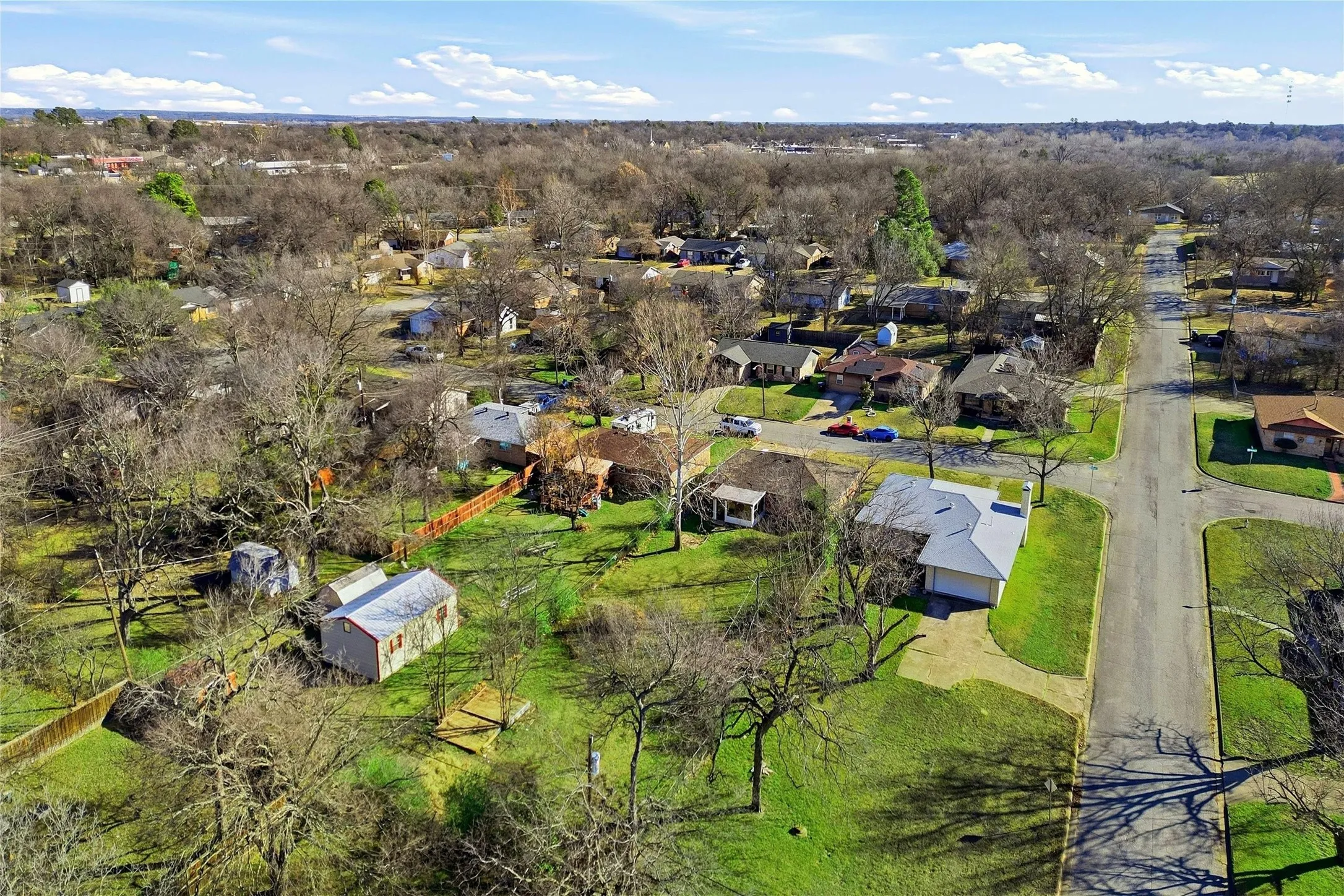 Single Family Residence For Sale in Grayson County , 105 N Wood Avenue, Denison, Texas 75020, 3 Bedroom, 2 Bathroom, 2 Garage spaces, 1,316 Sqft, built in 1967, Preowned, mls#21154997, Real Estate Agent in Denison, Homes For Sale in Grayson county, Homes For Sale in Denison, Realtor in Denison Texas, Real Estate Brokerage Independent Realty Texas, Luminita Cordes Realtor