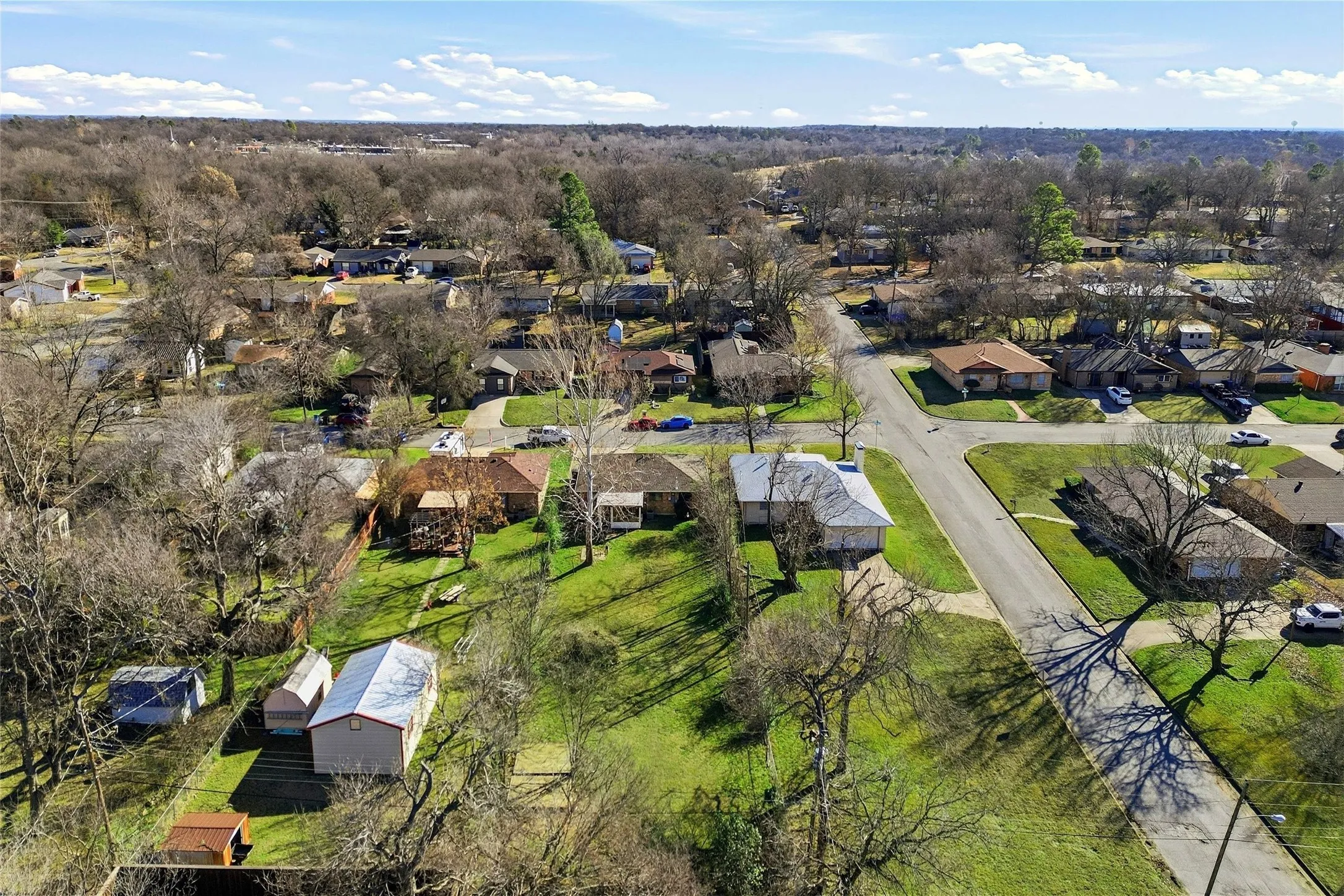Single Family Residence For Sale in Grayson County , 105 N Wood Avenue, Denison, Texas 75020, 3 Bedroom, 2 Bathroom, 2 Garage spaces, 1,316 Sqft, built in 1967, Preowned, mls#21154997, Real Estate Agent in Denison, Homes For Sale in Grayson county, Homes For Sale in Denison, Realtor in Denison Texas, Real Estate Brokerage Independent Realty Texas, Luminita Cordes Realtor