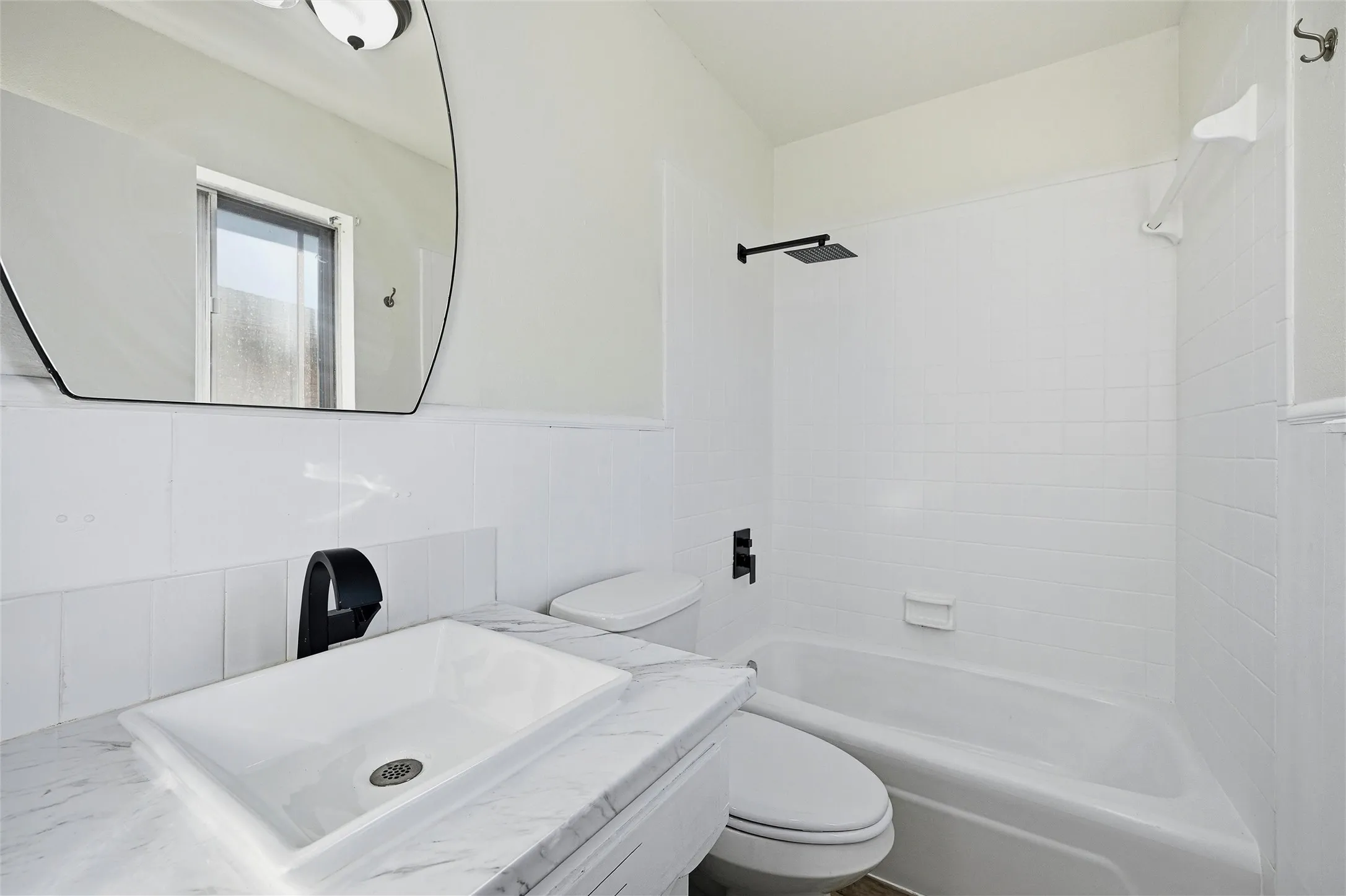Single Family Residence For Sale in Grayson County , 105 N Wood Avenue, Denison, Texas 75020, 3 Bedroom, 2 Bathroom, 2 Garage spaces, 1,316 Sqft, built in 1967, Preowned, mls#21154997, Real Estate Agent in Denison, Homes For Sale in Grayson county, Homes For Sale in Denison, Realtor in Denison Texas, Real Estate Brokerage Independent Realty Texas, Luminita Cordes Realtor