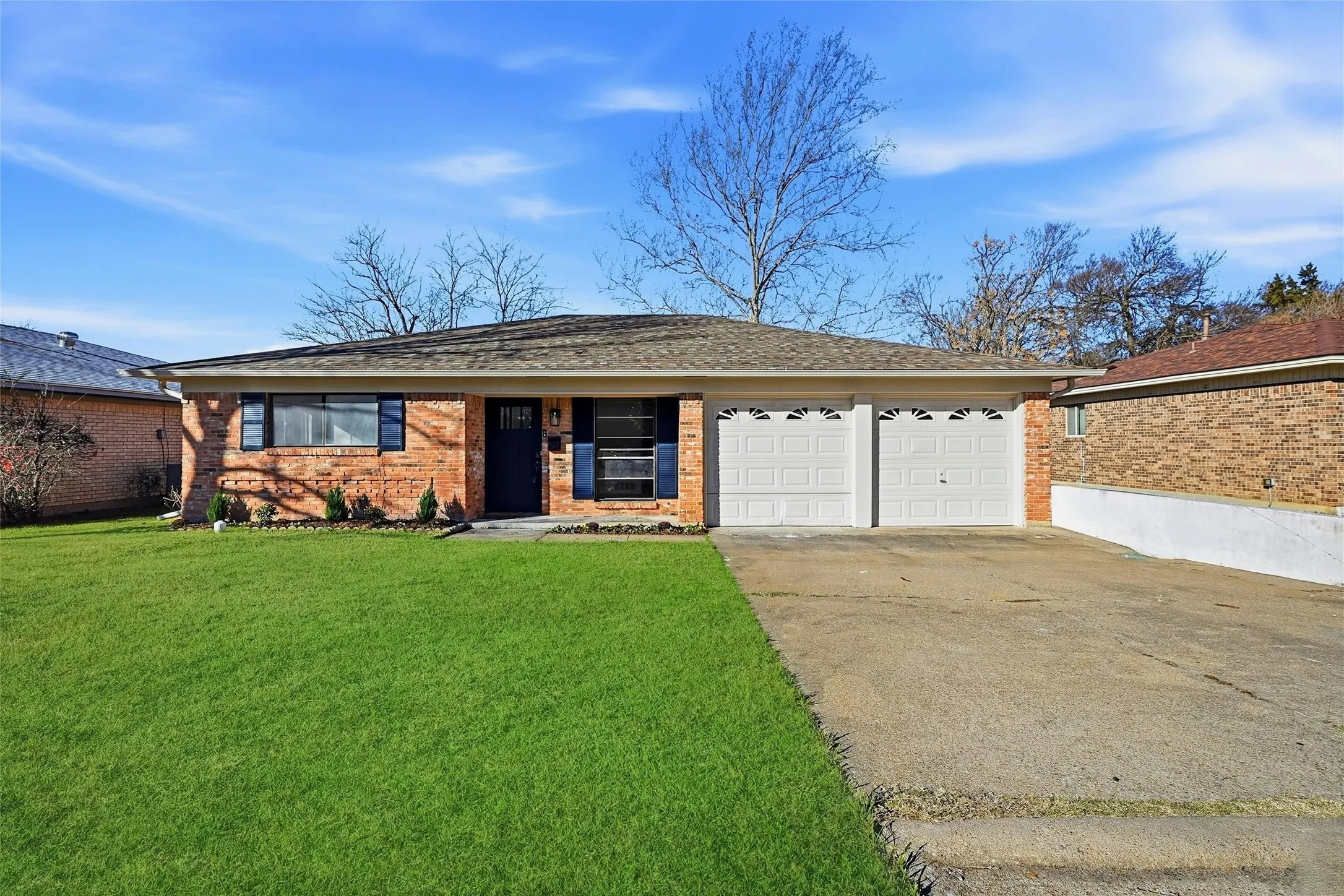 Single Family Residence For Sale in Grayson County , 105 N Wood Avenue, Denison, Texas 75020, 3 Bedroom, 2 Bathroom, 2 Garage spaces, 1,316 Sqft, built in 1967, Preowned, mls#21154997, Real Estate Agent in Denison, Homes For Sale in Grayson county, Homes For Sale in Denison, Realtor in Denison Texas, Real Estate Brokerage Independent Realty Texas, Luminita Cordes Realtor