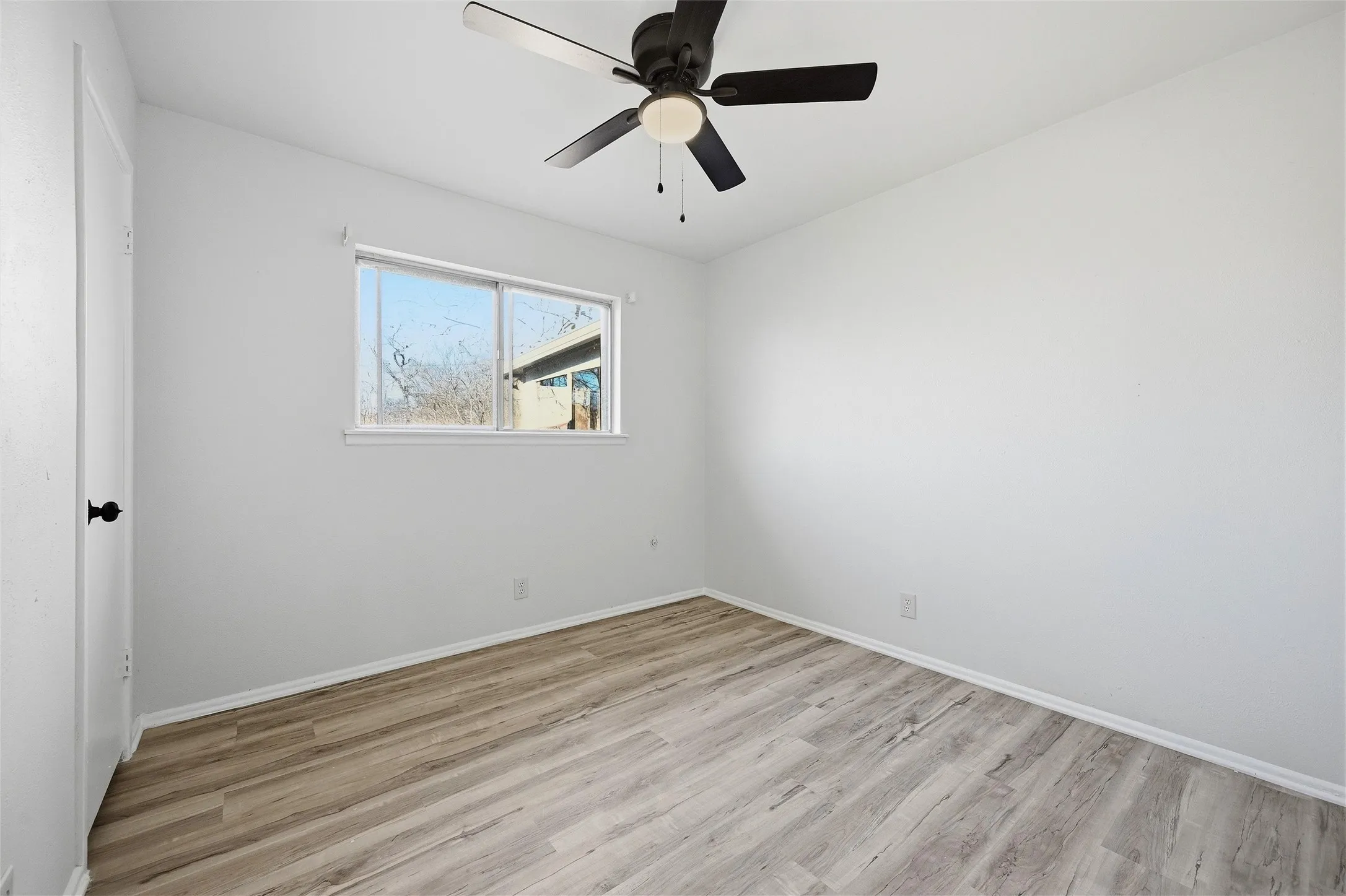 Single Family Residence For Sale in Grayson County , 105 N Wood Avenue, Denison, Texas 75020, 3 Bedroom, 2 Bathroom, 2 Garage spaces, 1,316 Sqft, built in 1967, Preowned, mls#21154997, Real Estate Agent in Denison, Homes For Sale in Grayson county, Homes For Sale in Denison, Realtor in Denison Texas, Real Estate Brokerage Independent Realty Texas, Luminita Cordes Realtor