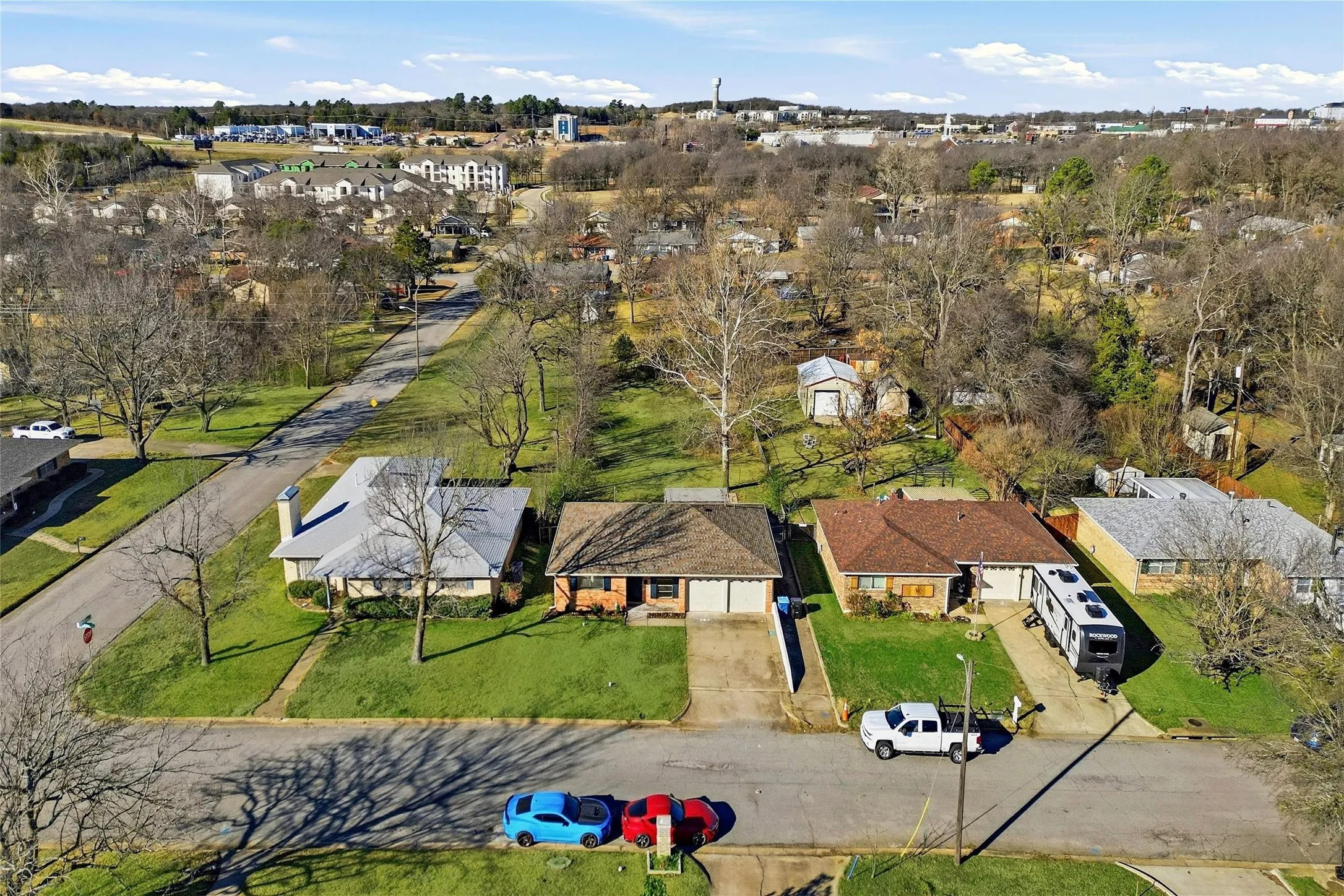 Single Family Residence For Sale in Grayson County , 105 N Wood Avenue, Denison, Texas 75020, 3 Bedroom, 2 Bathroom, 2 Garage spaces, 1,316 Sqft, built in 1967, Preowned, mls#21154997, Real Estate Agent in Denison, Homes For Sale in Grayson county, Homes For Sale in Denison, Realtor in Denison Texas, Real Estate Brokerage Independent Realty Texas, Luminita Cordes Realtor