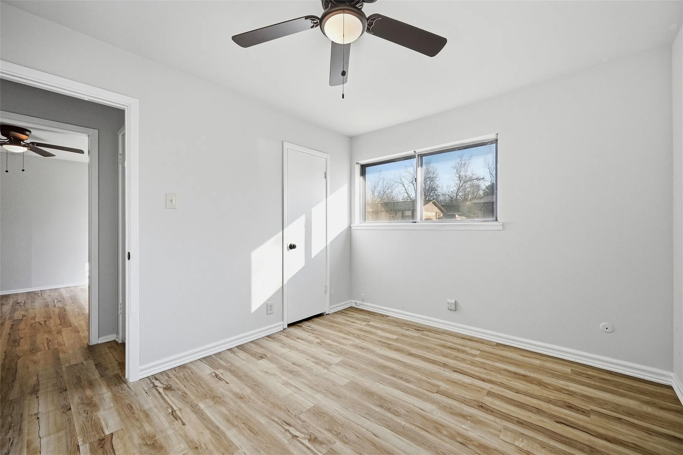 Single Family Residence For Sale in Grayson County , 105 N Wood Avenue, Denison, Texas 75020, 3 Bedroom, 2 Bathroom, 2 Garage spaces, 1,316 Sqft, built in 1967, Preowned, mls#21154997, Real Estate Agent in Denison, Homes For Sale in Grayson county, Homes For Sale in Denison, Realtor in Denison Texas, Real Estate Brokerage Independent Realty Texas, Luminita Cordes Realtor