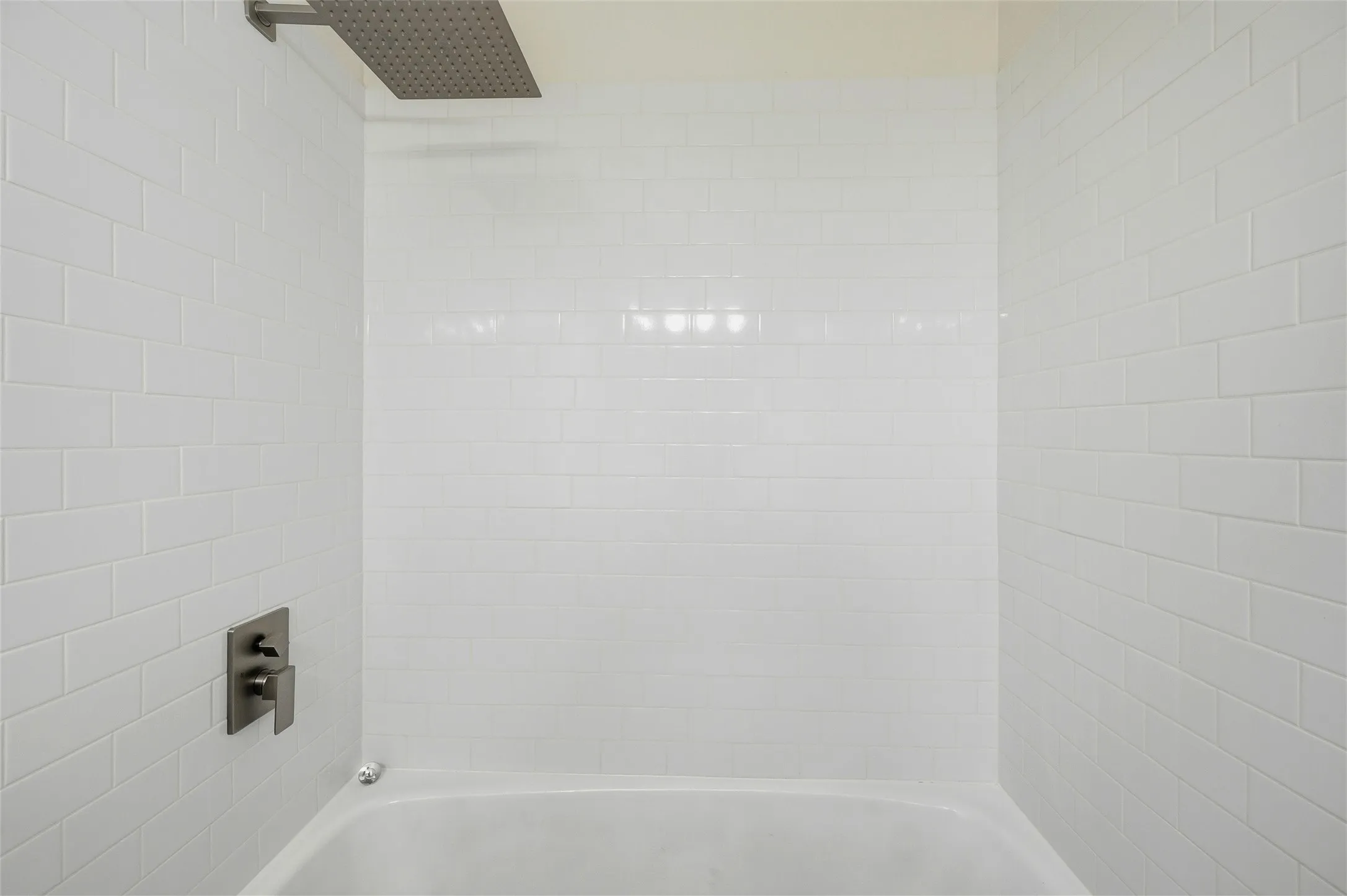 Single Family Residence For Sale in Grayson County , 105 N Wood Avenue, Denison, Texas 75020, 3 Bedroom, 2 Bathroom, 2 Garage spaces, 1,316 Sqft, built in 1967, Preowned, mls#21154997, Real Estate Agent in Denison, Homes For Sale in Grayson county, Homes For Sale in Denison, Realtor in Denison Texas, Real Estate Brokerage Independent Realty Texas, Luminita Cordes Realtor