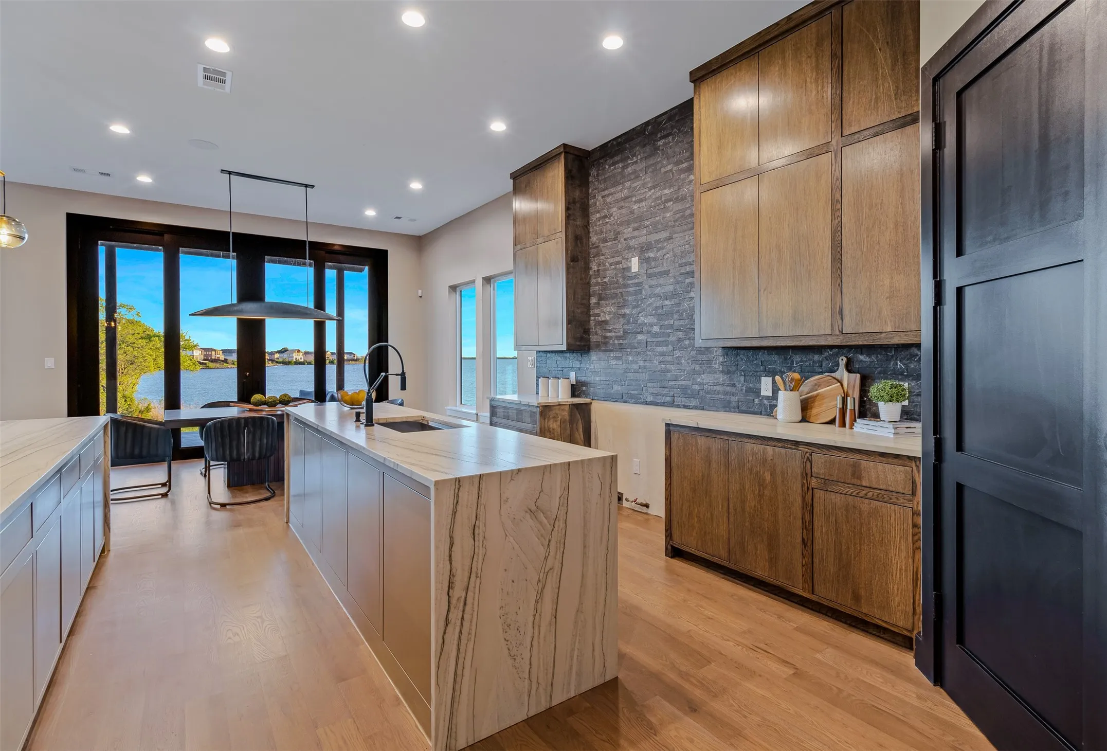 Single Family Residence For Sale in Kaufman County , 1960 Noe Boulevard, Heath, Texas 75126, 4 Bedrooms, 6 Bathrooms, 3 Garage spaces, 4,279 Sqft, built in 2025, New Construction - Complete, Price $2,700,000, mls#21156696, Real Estate Agent in Heath, Homes For Sale in Kaufman county, Homes For Sale in Heath, Realtor in Heath Texas, Real Estate Brokerage Independent Realty Texas, Luminita Cordes Realtor
