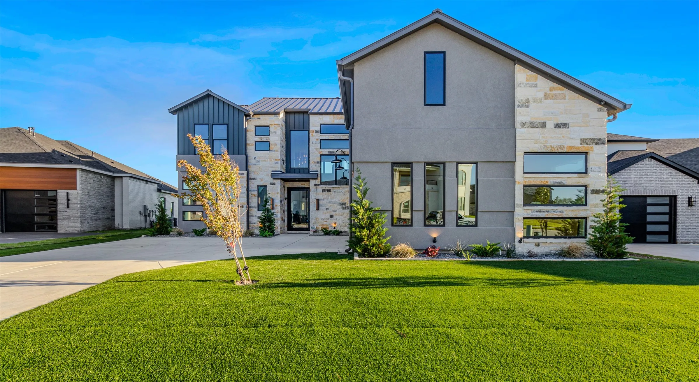 Single Family Residence For Sale in Kaufman County , 1960 Noe Boulevard, Heath, Texas 75126, 4 Bedrooms, 6 Bathrooms, 3 Garage spaces, 4,279 Sqft, built in 2025, New Construction - Complete, Price $2,700,000, mls#21156696, Real Estate Agent in Heath, Homes For Sale in Kaufman county, Homes For Sale in Heath, Realtor in Heath Texas, Real Estate Brokerage Independent Realty Texas, Luminita Cordes Realtor
