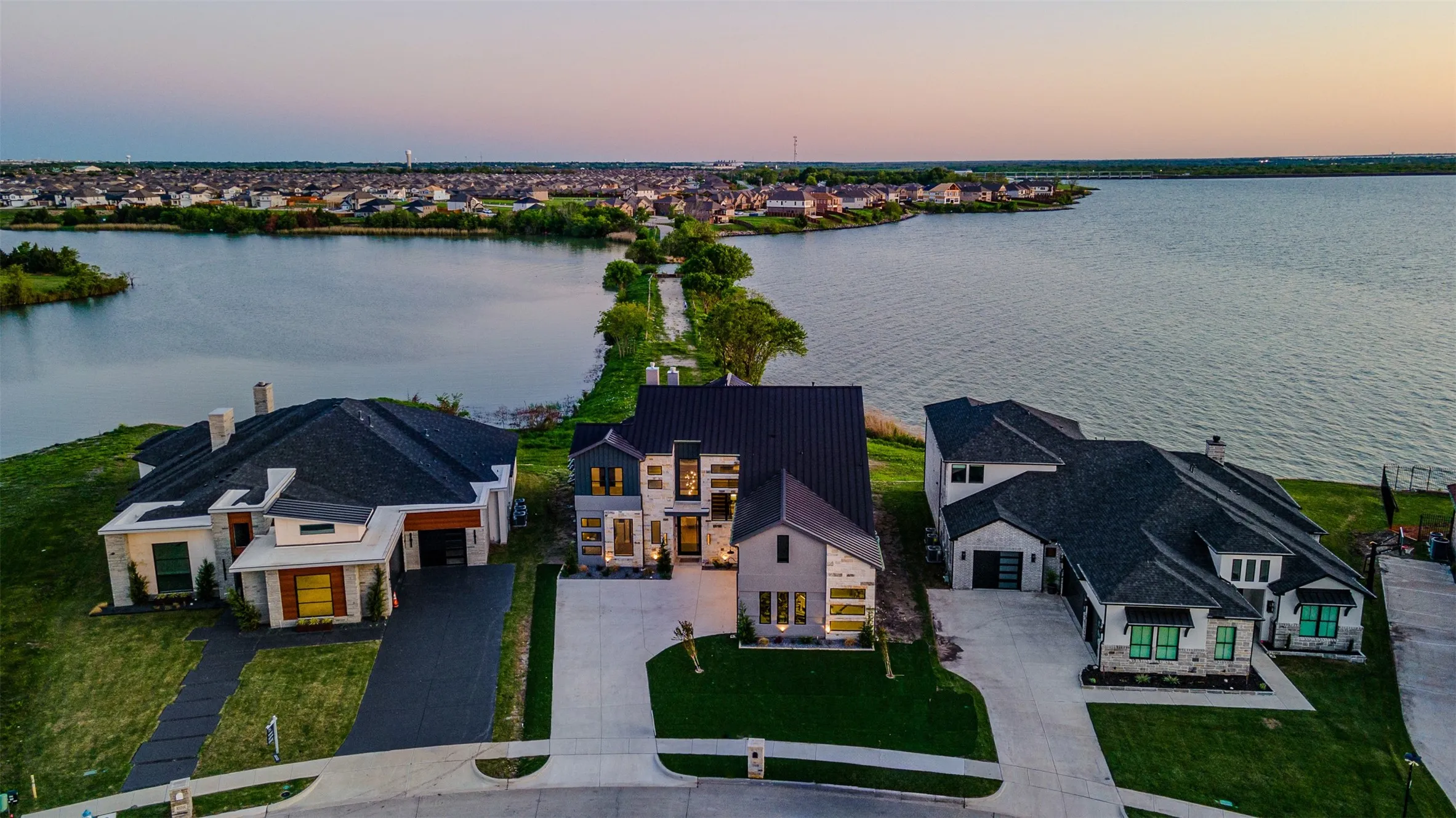 Single Family Residence For Sale in Kaufman County , 1960 Noe Boulevard, Heath, Texas 75126, 4 Bedrooms, 6 Bathrooms, 3 Garage spaces, 4,279 Sqft, built in 2025, New Construction - Complete, Price $2,700,000, mls#21156696, Real Estate Agent in Heath, Homes For Sale in Kaufman county, Homes For Sale in Heath, Realtor in Heath Texas, Real Estate Brokerage Independent Realty Texas, Luminita Cordes Realtor
