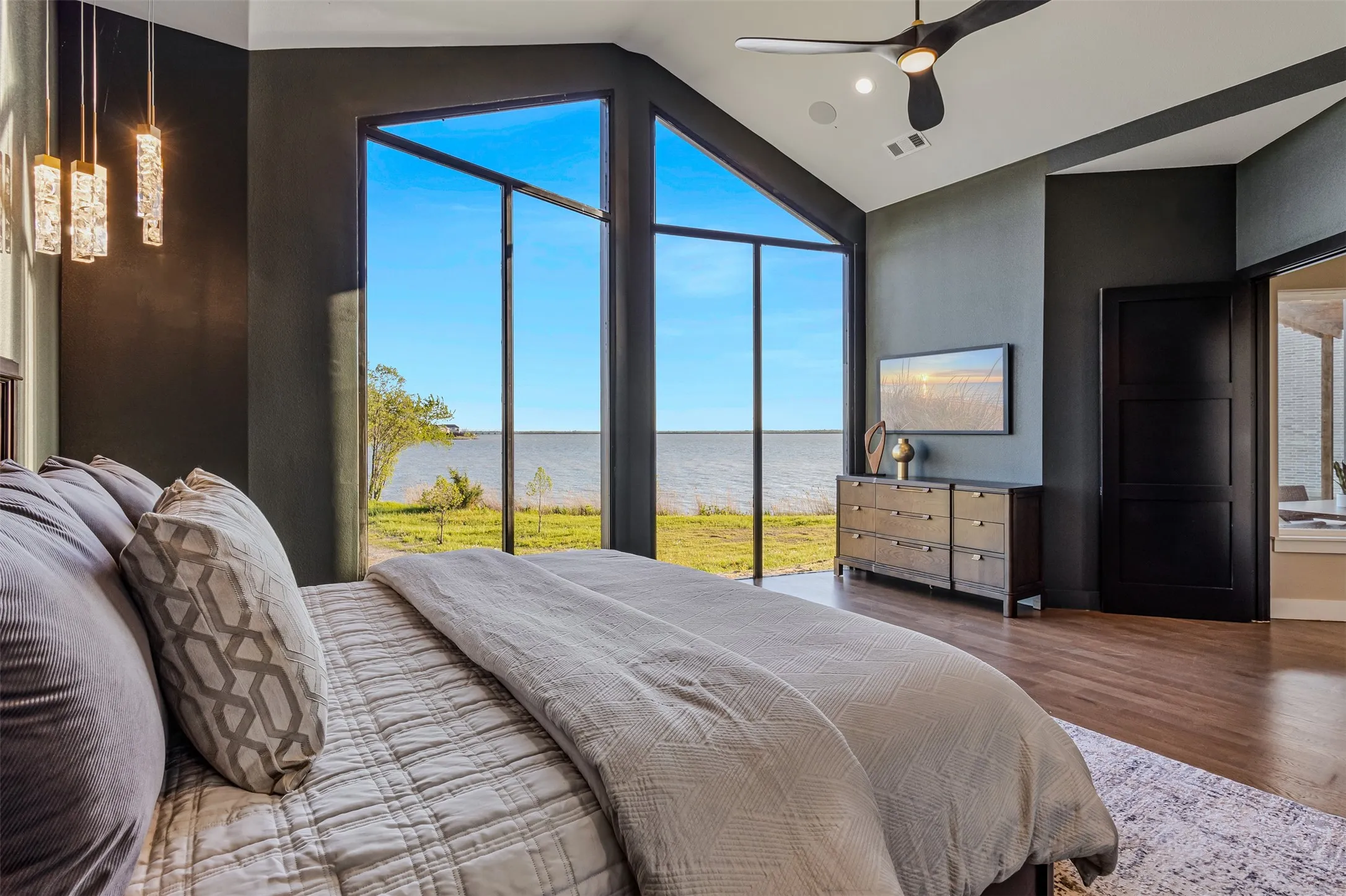 Single Family Residence For Sale in Kaufman County , 1960 Noe Boulevard, Heath, Texas 75126, 4 Bedrooms, 6 Bathrooms, 3 Garage spaces, 4,279 Sqft, built in 2025, New Construction - Complete, Price $2,700,000, mls#21156696, Real Estate Agent in Heath, Homes For Sale in Kaufman county, Homes For Sale in Heath, Realtor in Heath Texas, Real Estate Brokerage Independent Realty Texas, Luminita Cordes Realtor
