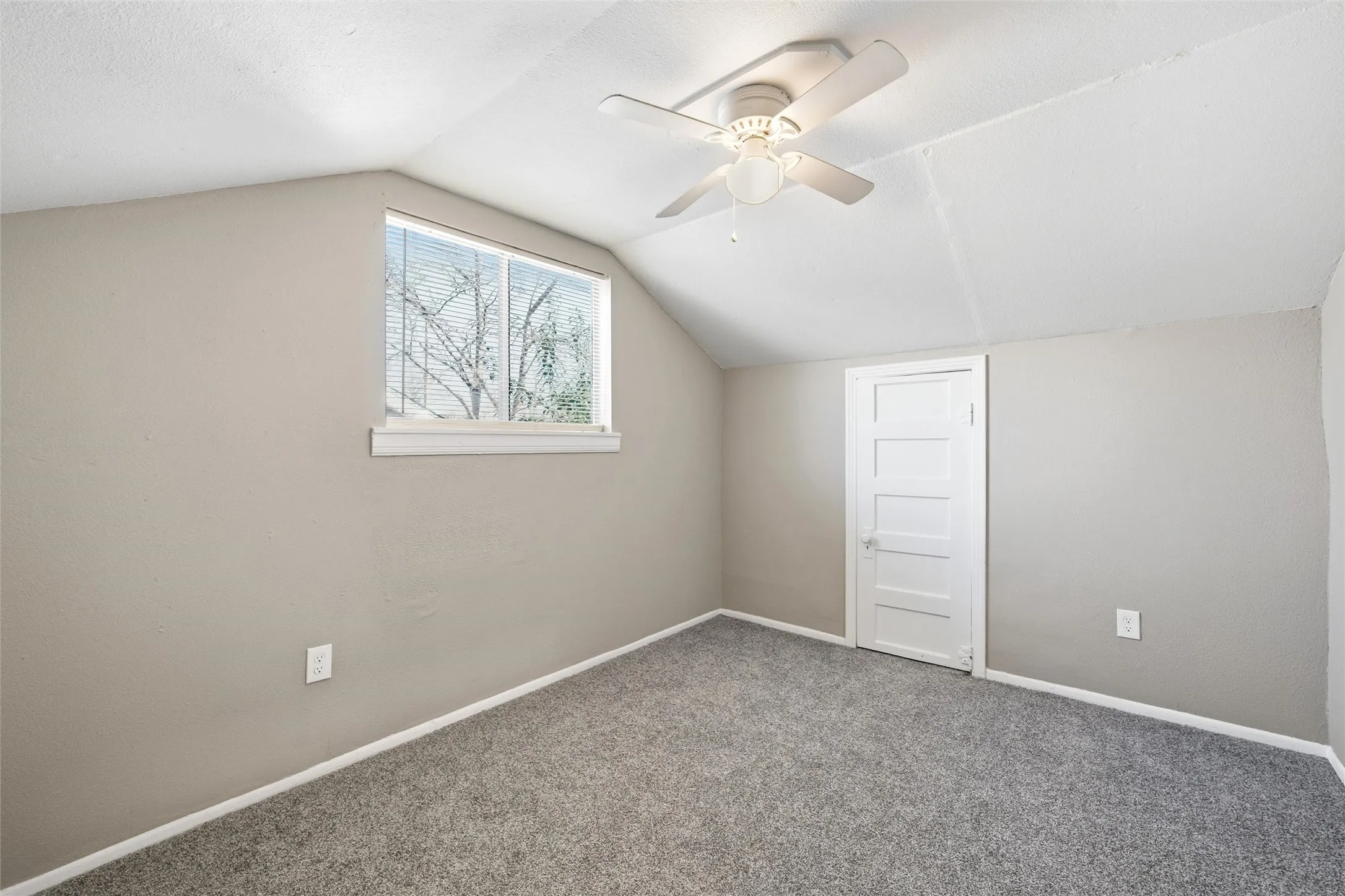 Single Family Residence For Sale in Mc Lennan County , 3804 Colcord Avenue, Waco, Texas 76707, 2 Bedrooms, 1 Bathroom, Garage spaces, 858 Sqft, built in 1947, Price $155,000, mls#21152468, Real Estate Agent in Waco, Homes For Sale in Mc Lennan county, Homes For Sale in Waco, Realtor in Waco Texas, Real Estate Brokerage Independent Realty Texas, Luminita Cordes Realtor
