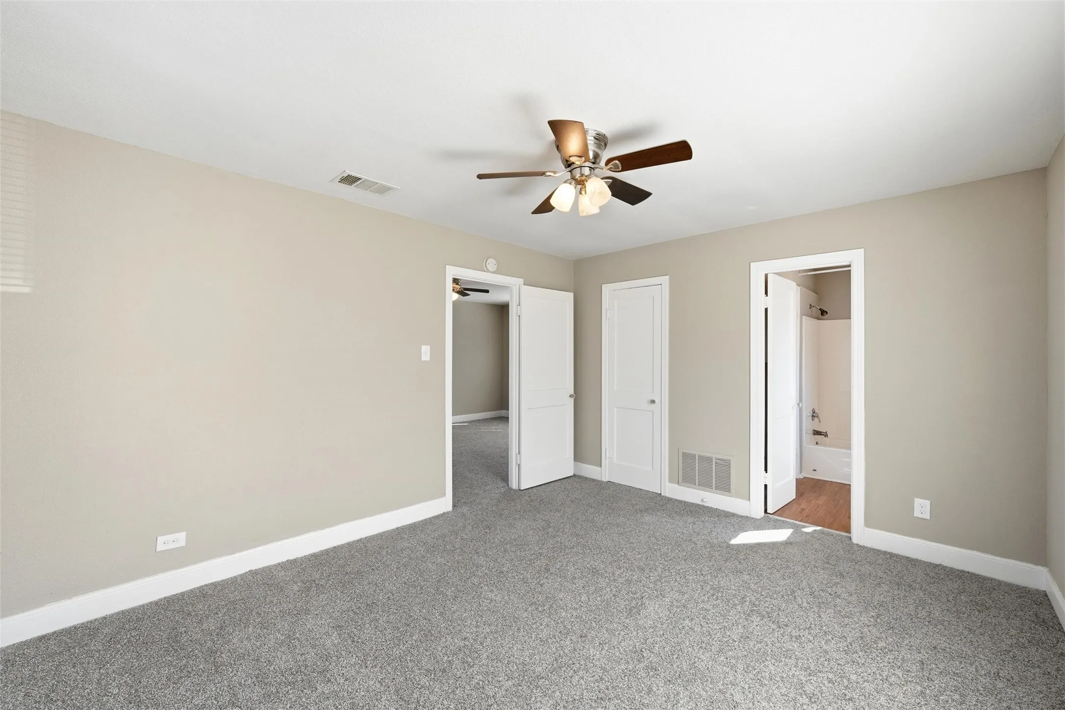 Single Family Residence For Sale in Mc Lennan County , 3804 Colcord Avenue, Waco, Texas 76707, 2 Bedrooms, 1 Bathroom, Garage spaces, 858 Sqft, built in 1947, Price $155,000, mls#21152468, Real Estate Agent in Waco, Homes For Sale in Mc Lennan county, Homes For Sale in Waco, Realtor in Waco Texas, Real Estate Brokerage Independent Realty Texas, Luminita Cordes Realtor